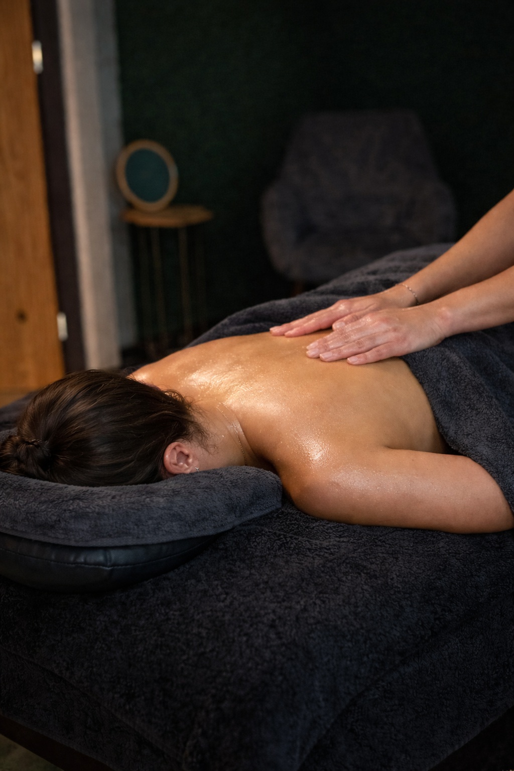 Masáž zad a šíje