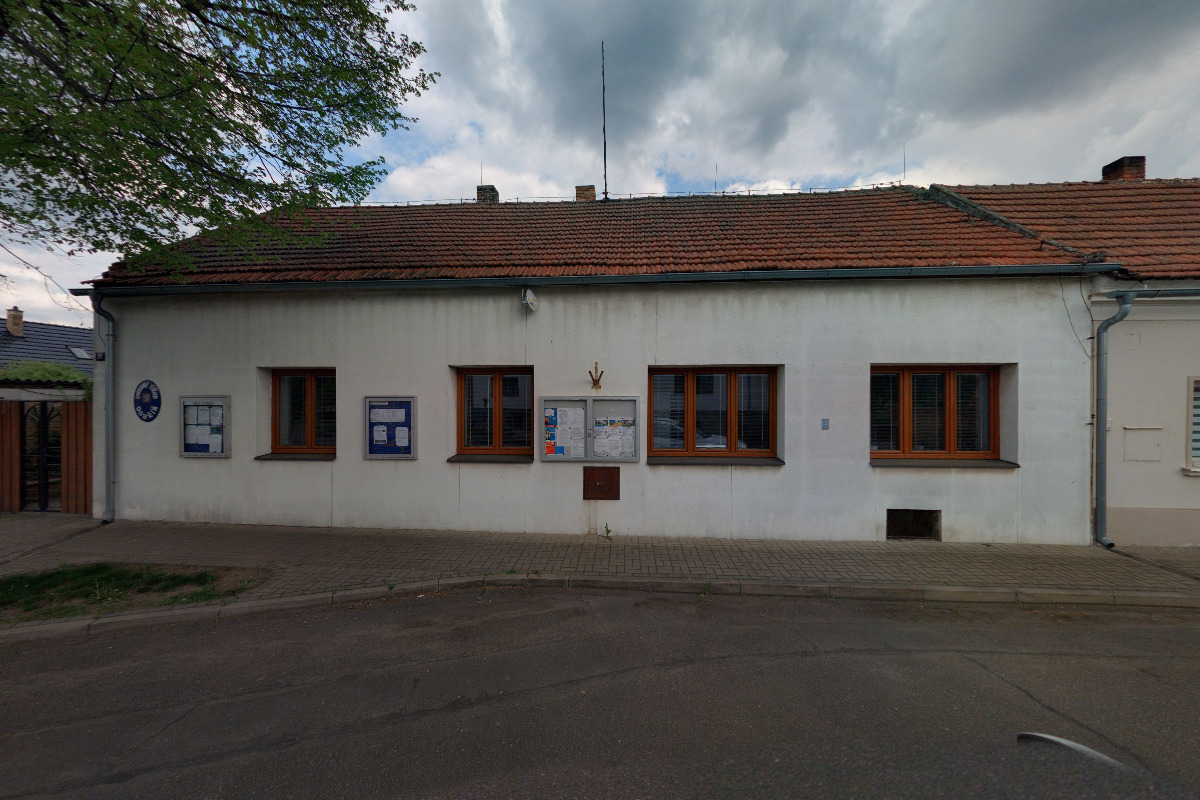 Dobříň - obecní úřad foto 3