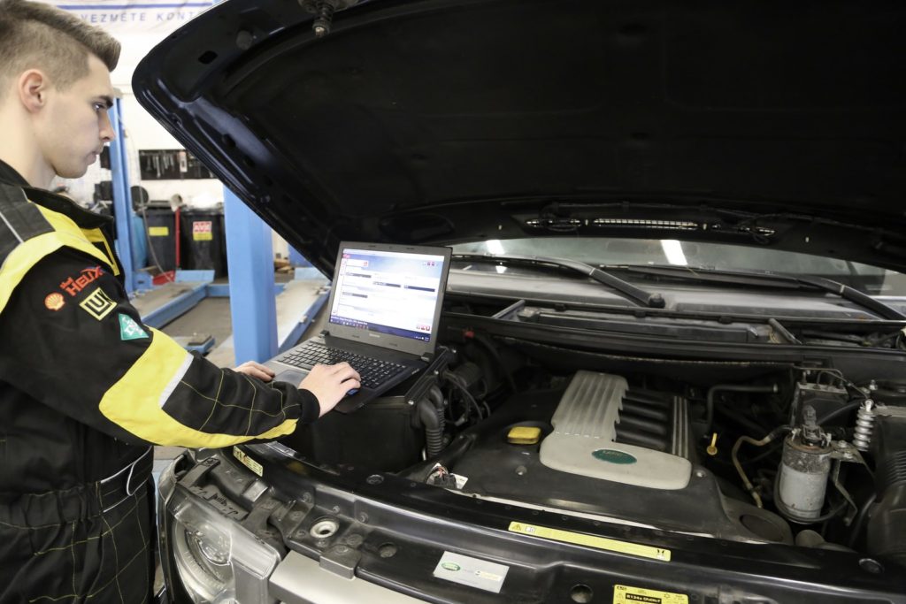 Autoservis Garant - měření emisí foto 4