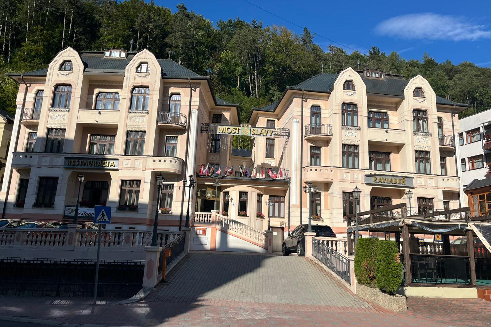 Slovensko Trenčianské Teplice s bus dopravou