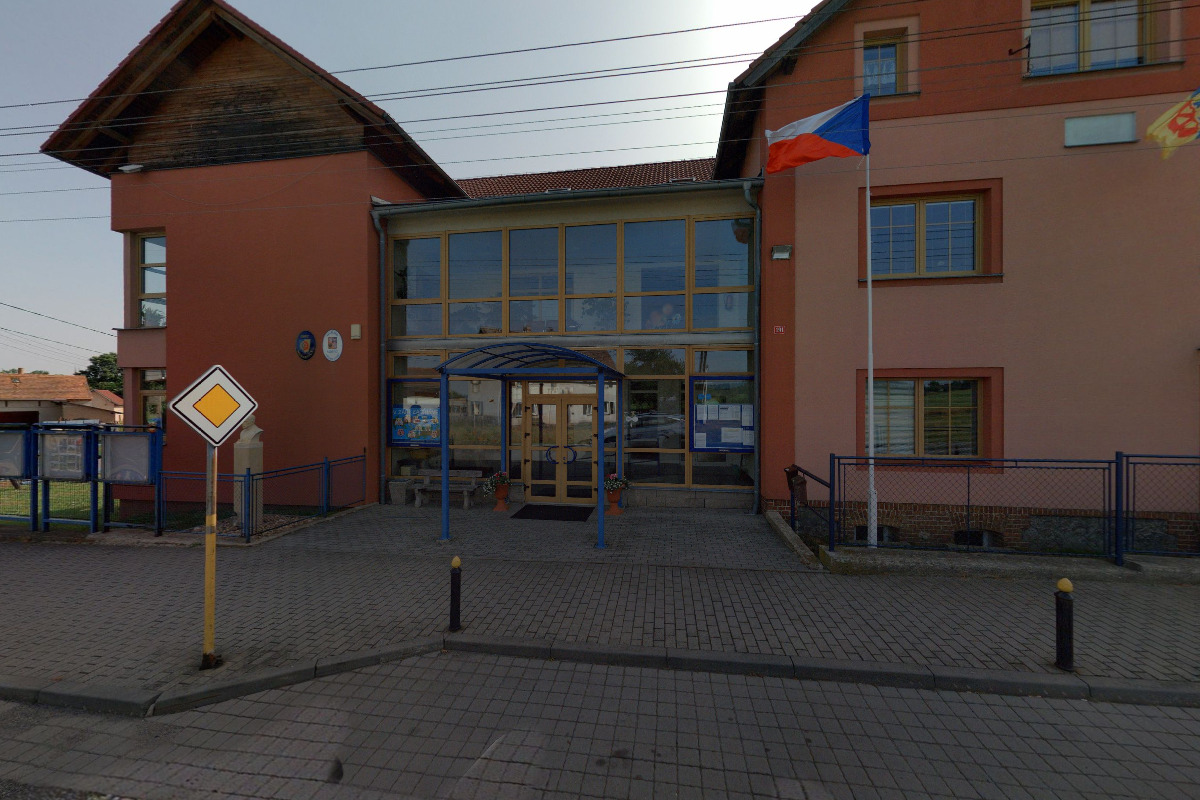 Habartice - obecní úřad foto 2