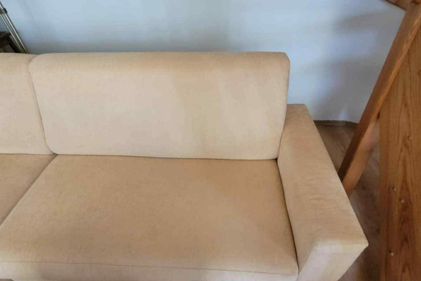 Parní nebo chemické čištění čalounění