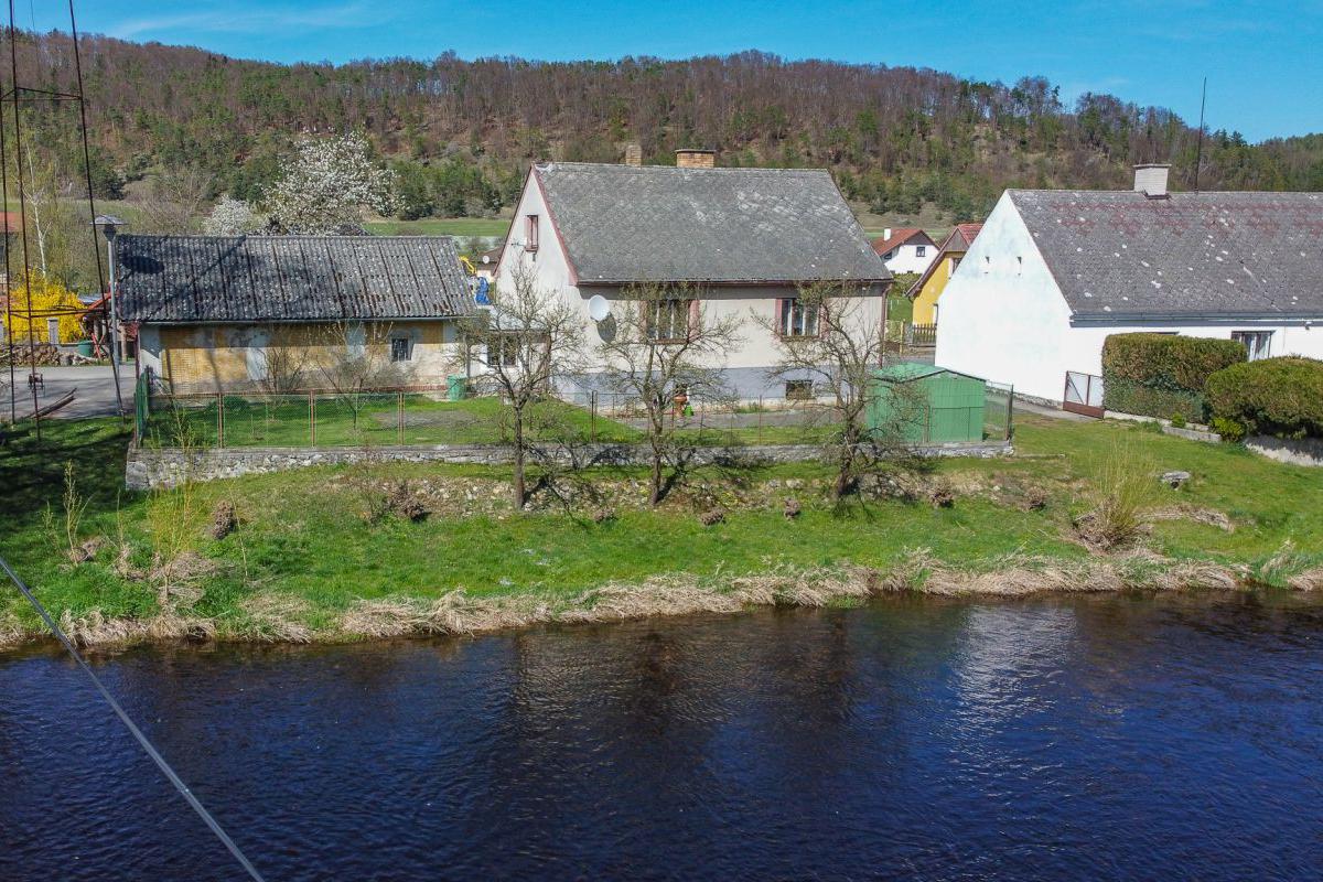 Dům se zahradou u řeky Otavy, Čepice u Sušice