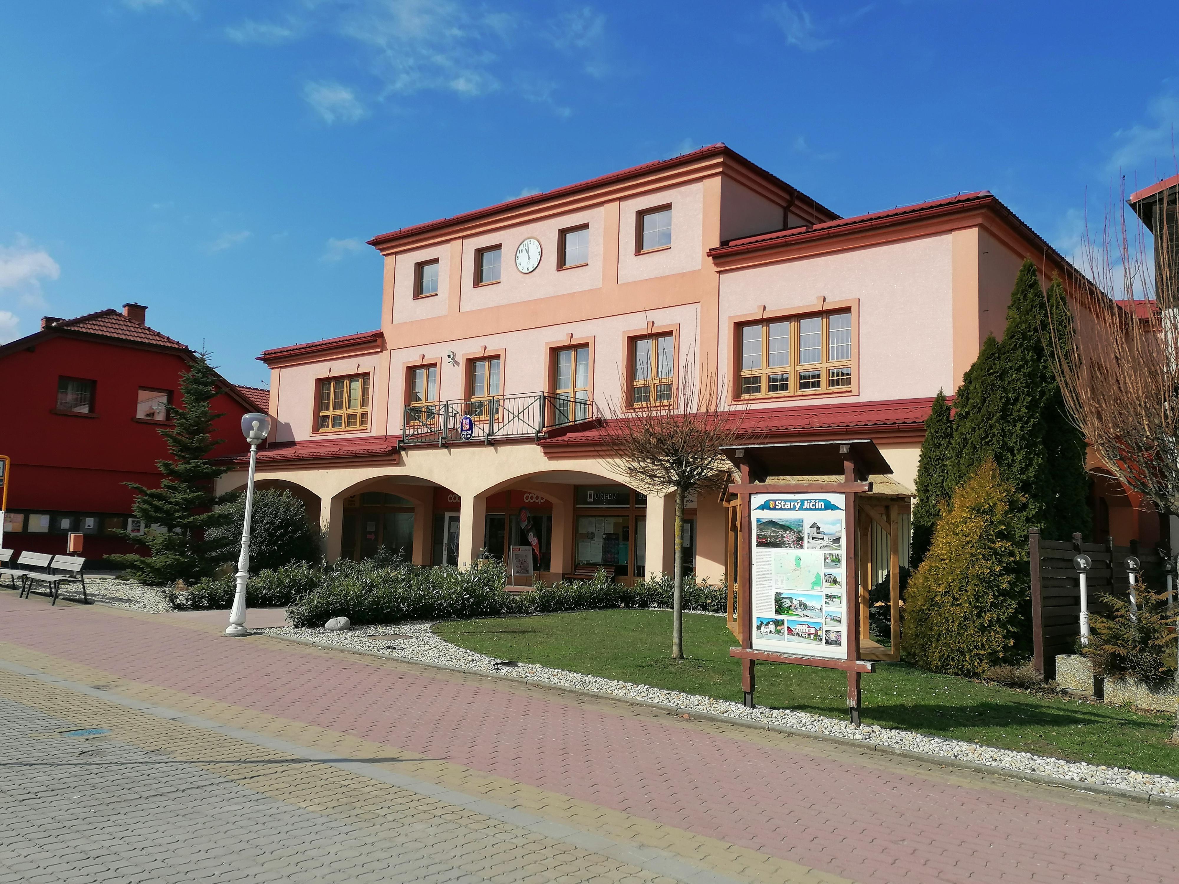 Starý Jičín - obecní úřad foto 2