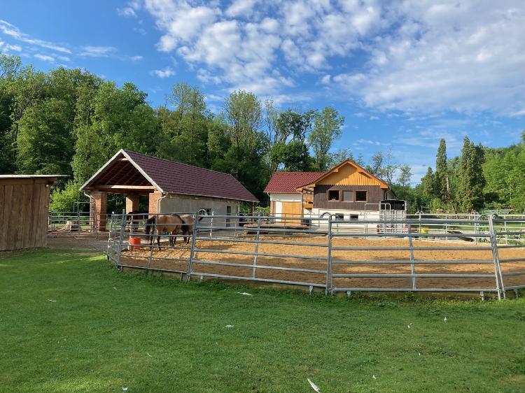 Farma pod zámkem foto 1