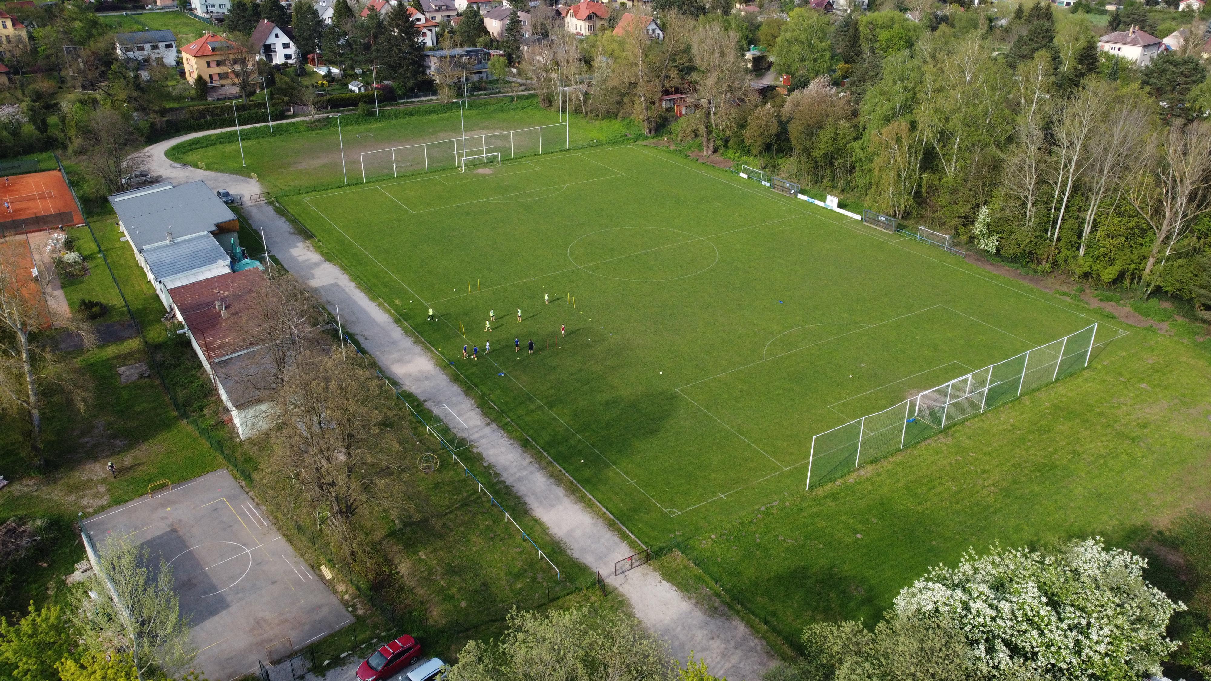 Fotbalové hřiště Praskolesy