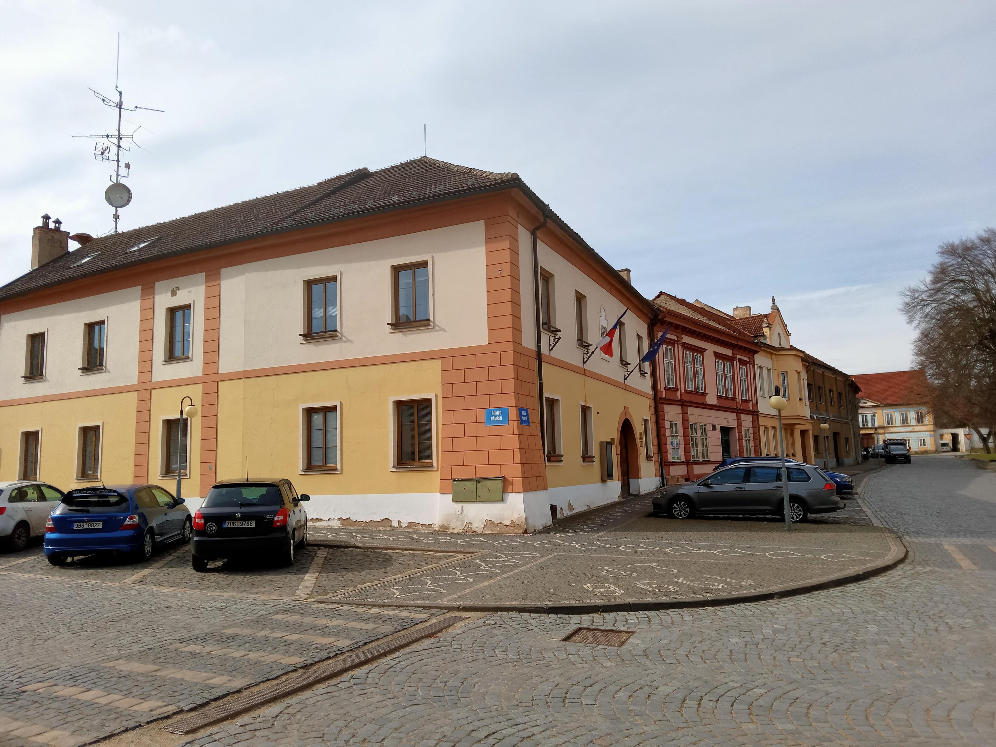 Budyně nad Ohří - městský úřad foto 5