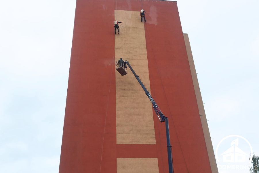 Čištění a nátěr panelového domu