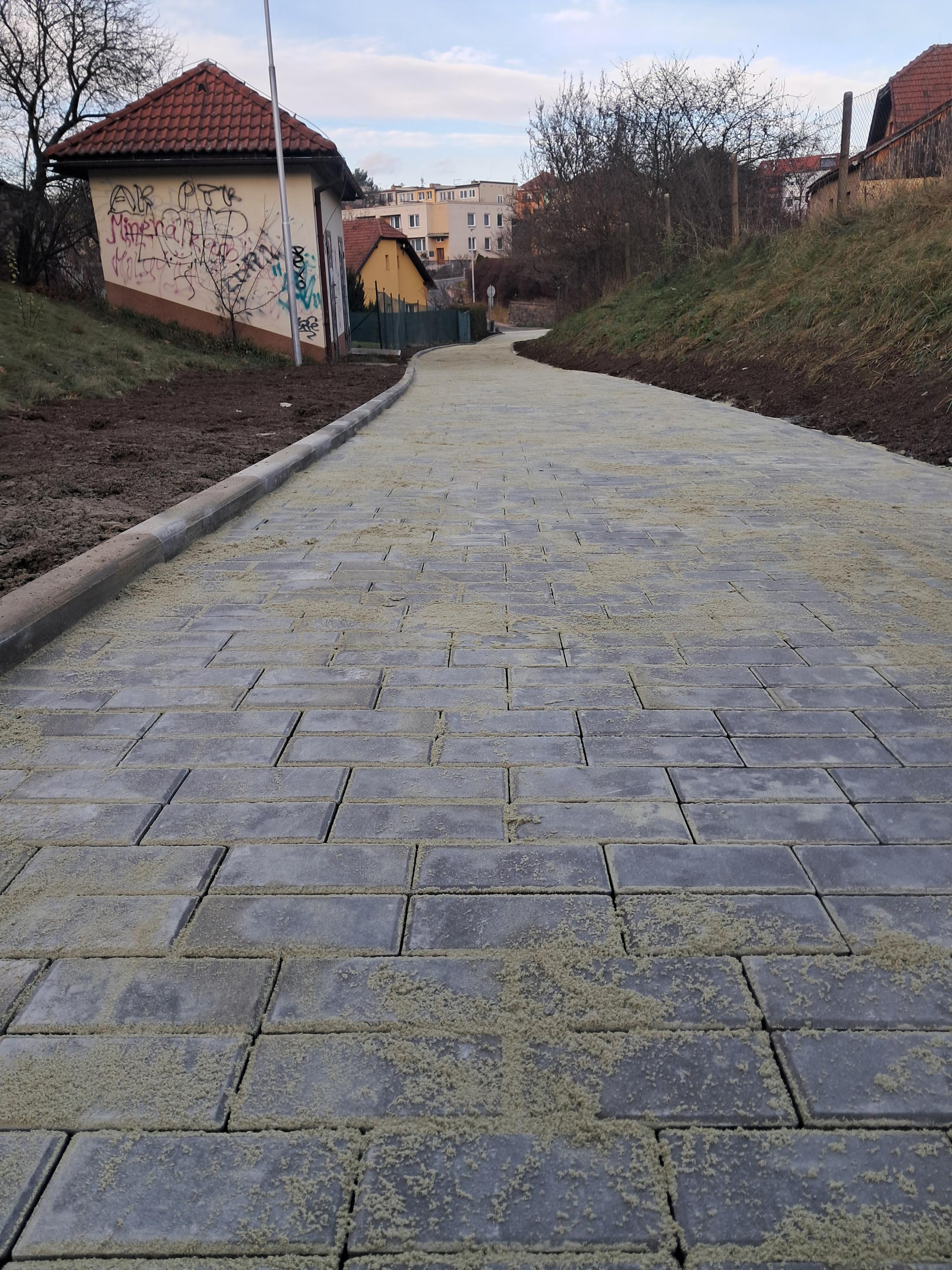 Robert Lange - pokládka zámkové dlažby foto 2