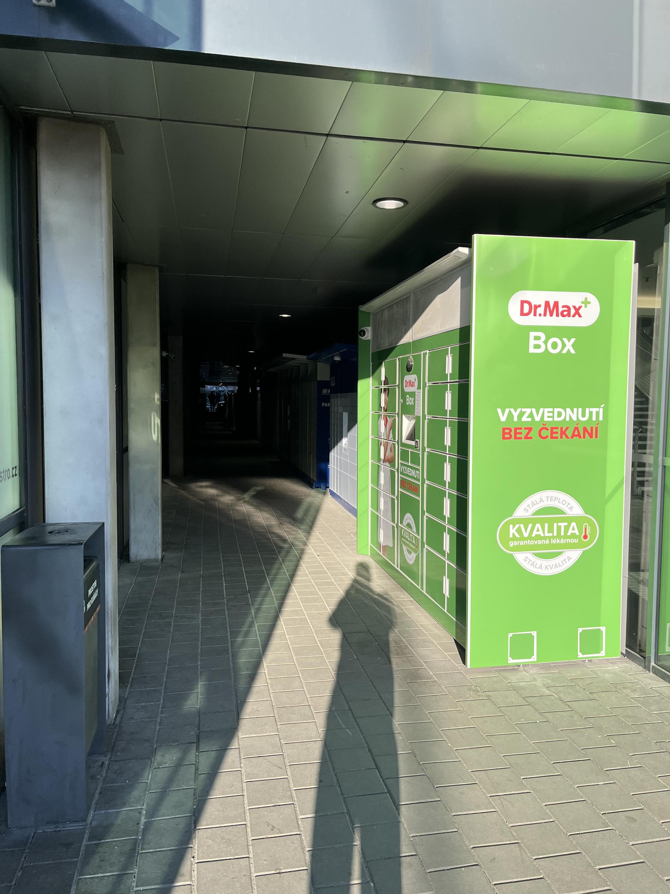 Dr. Max - výdejní box foto 1