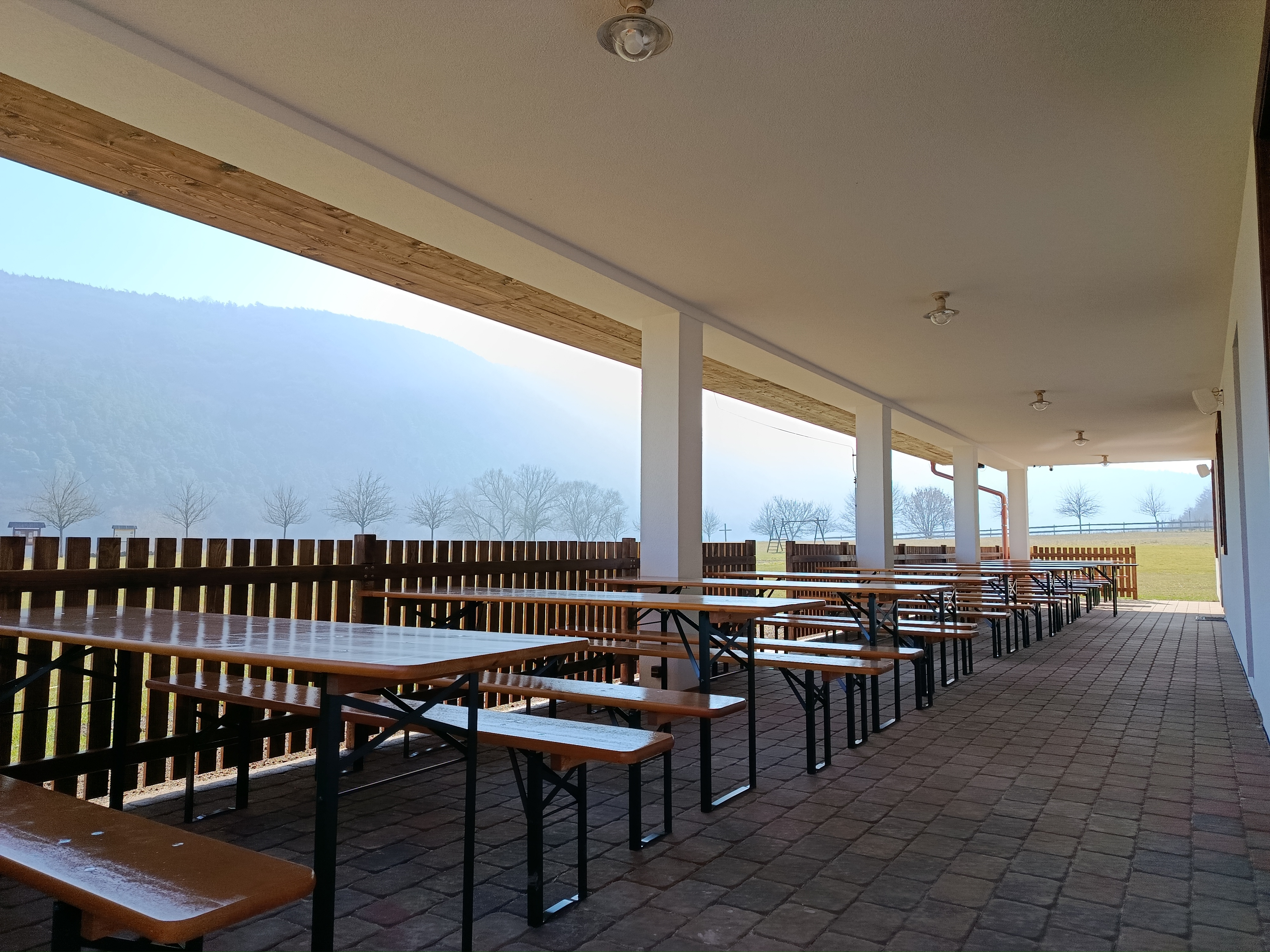 Obžerstvení u kostela