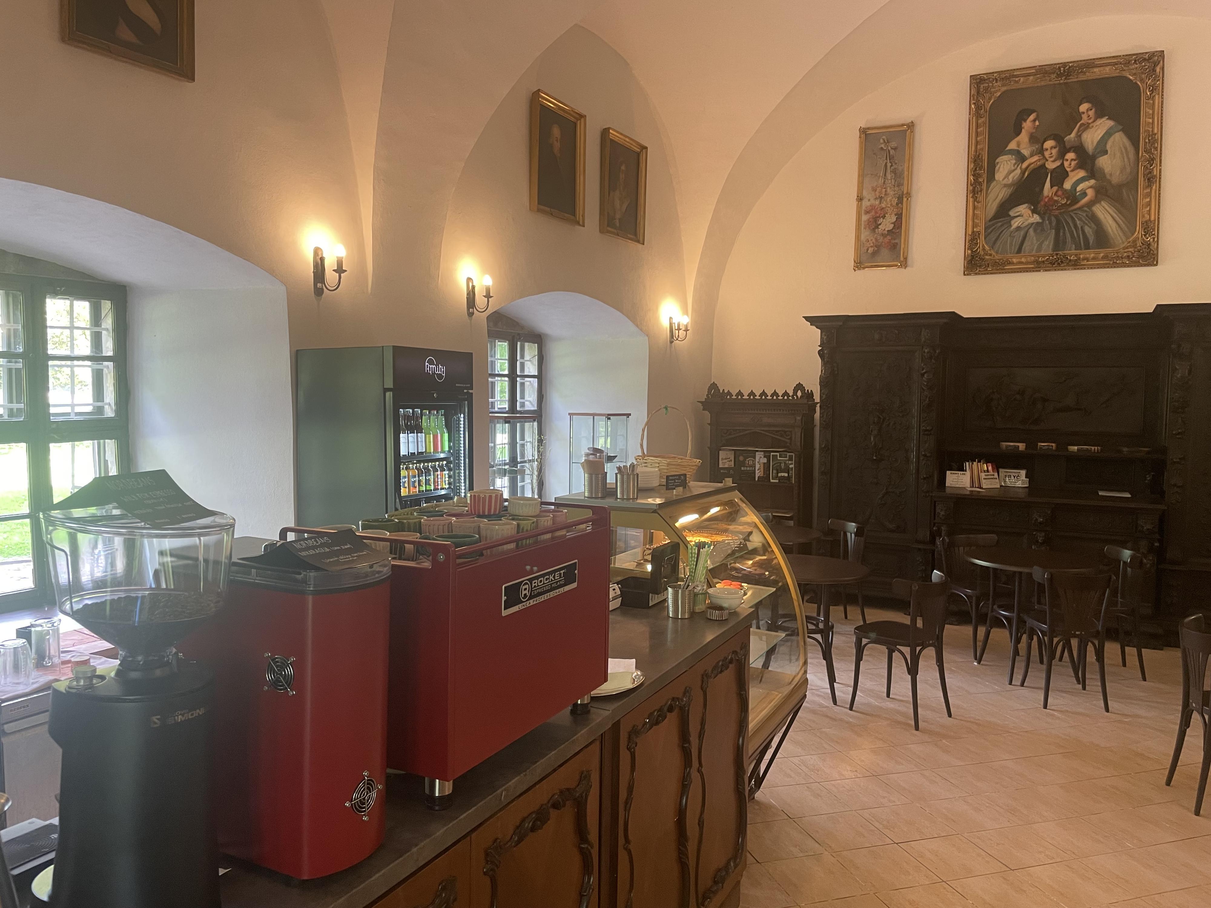 Zámecká kavárna Hrubý Rohozec