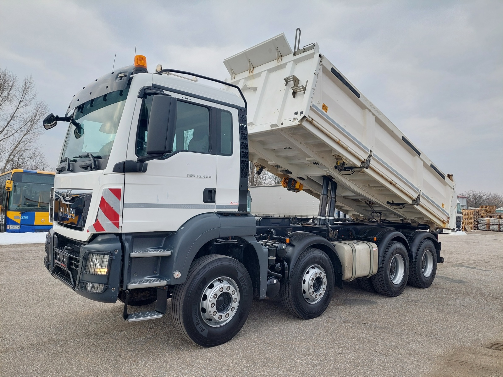 AUTOMARKET TRUCKS s.r.o. foto 2