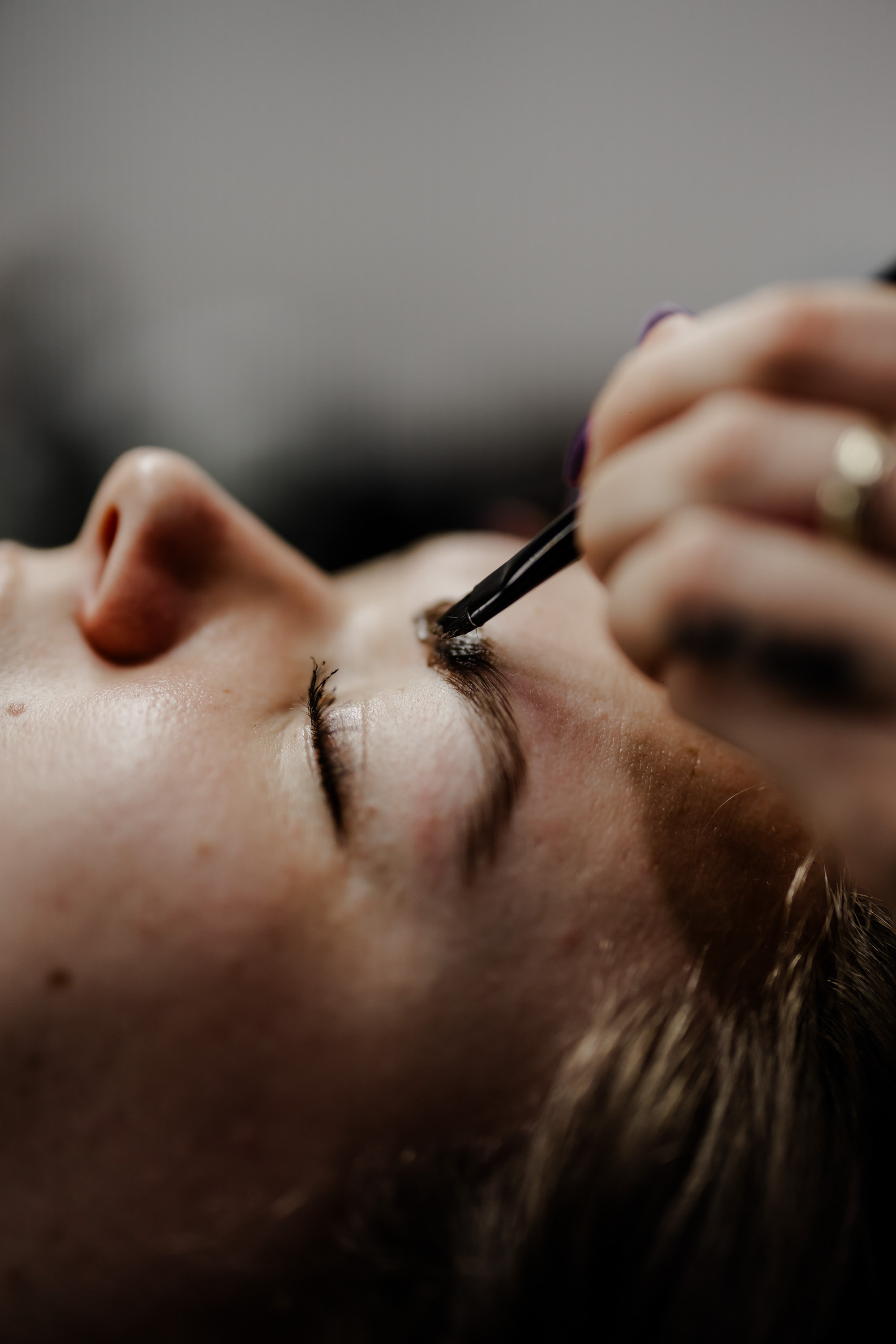 Laminace řas a obočí