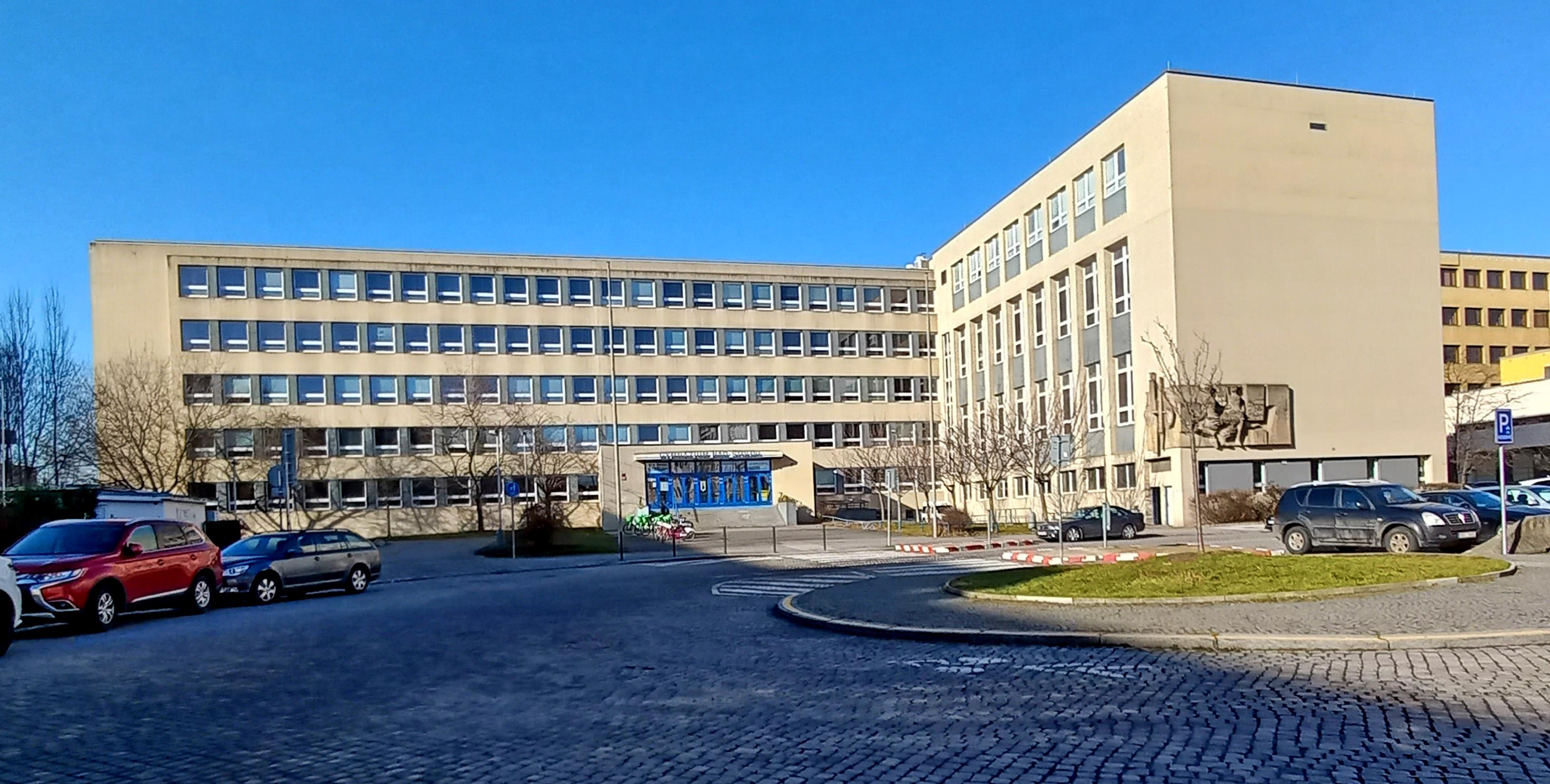 Gymnázium Praha 7, Nad Štolou foto 6