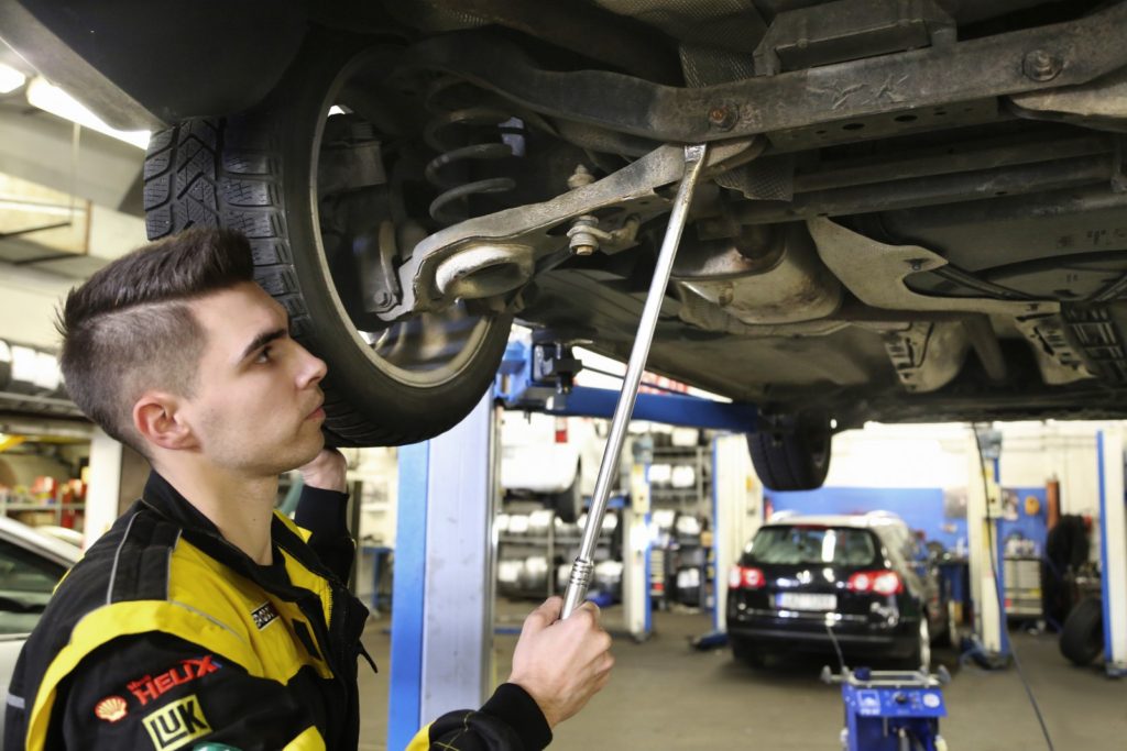 Autoservis Garant - měření emisí foto 4