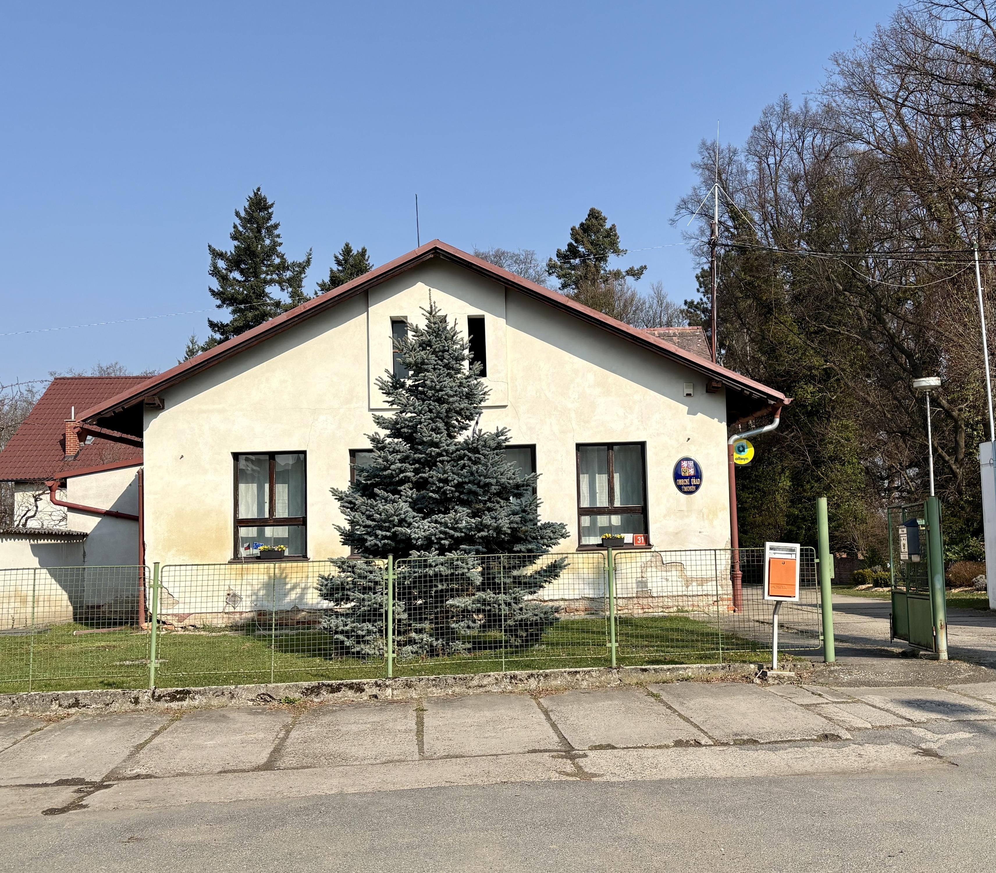 Úmonín - obecní úřad foto 2