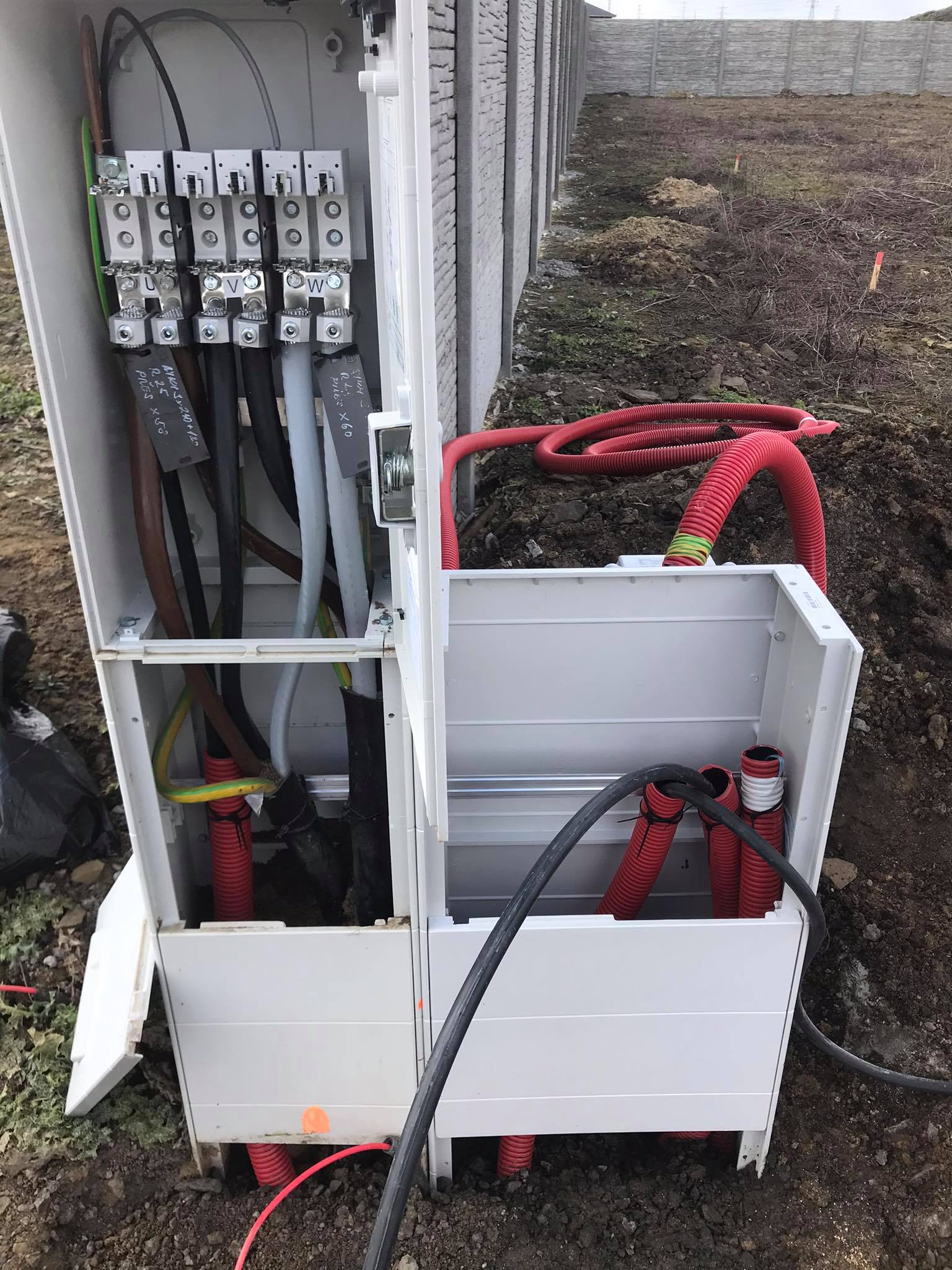 Úpravy odběrných míst (PRE, ČEZ)