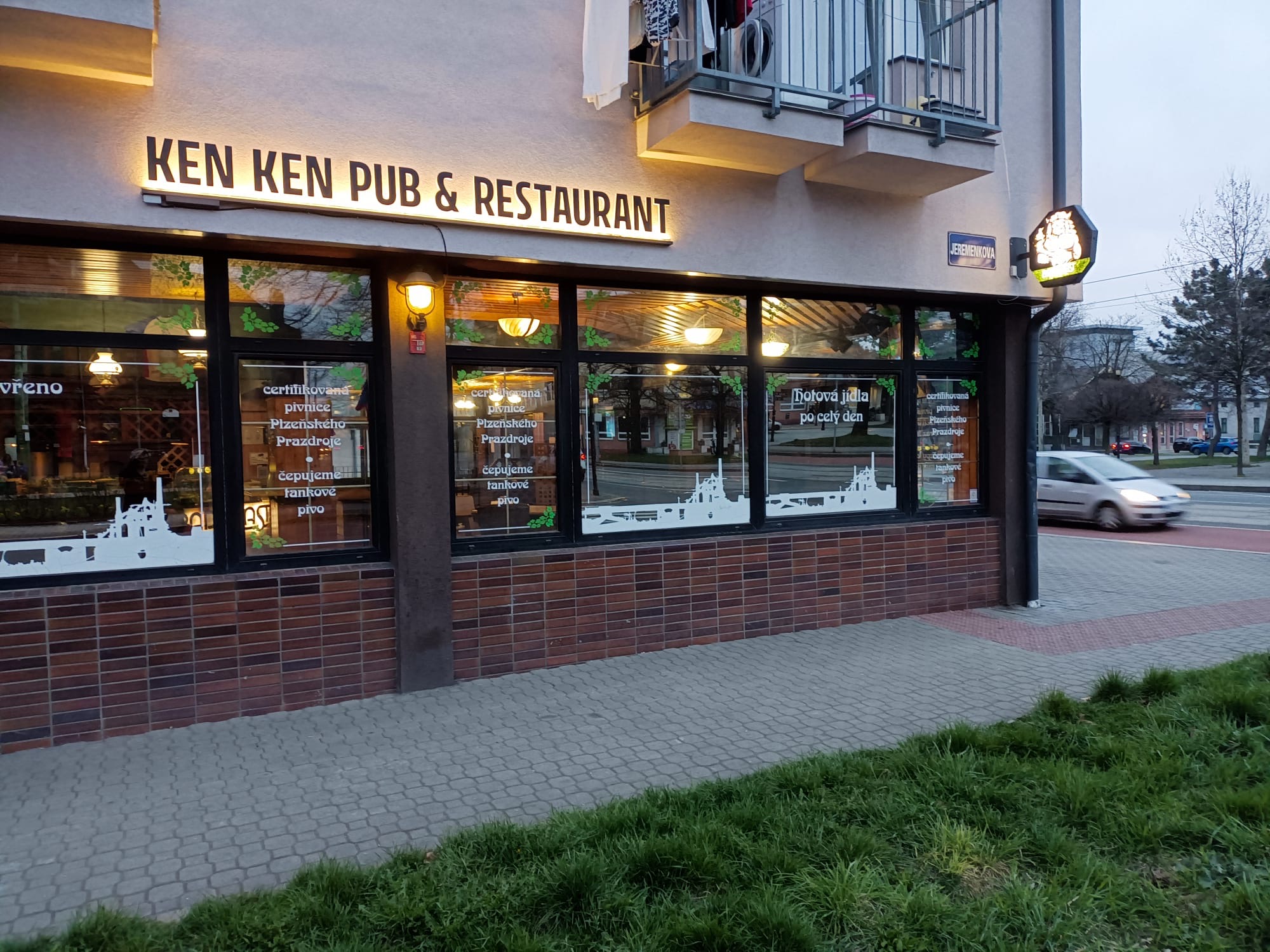 KEN KEN Pub & Restaurant foto 3