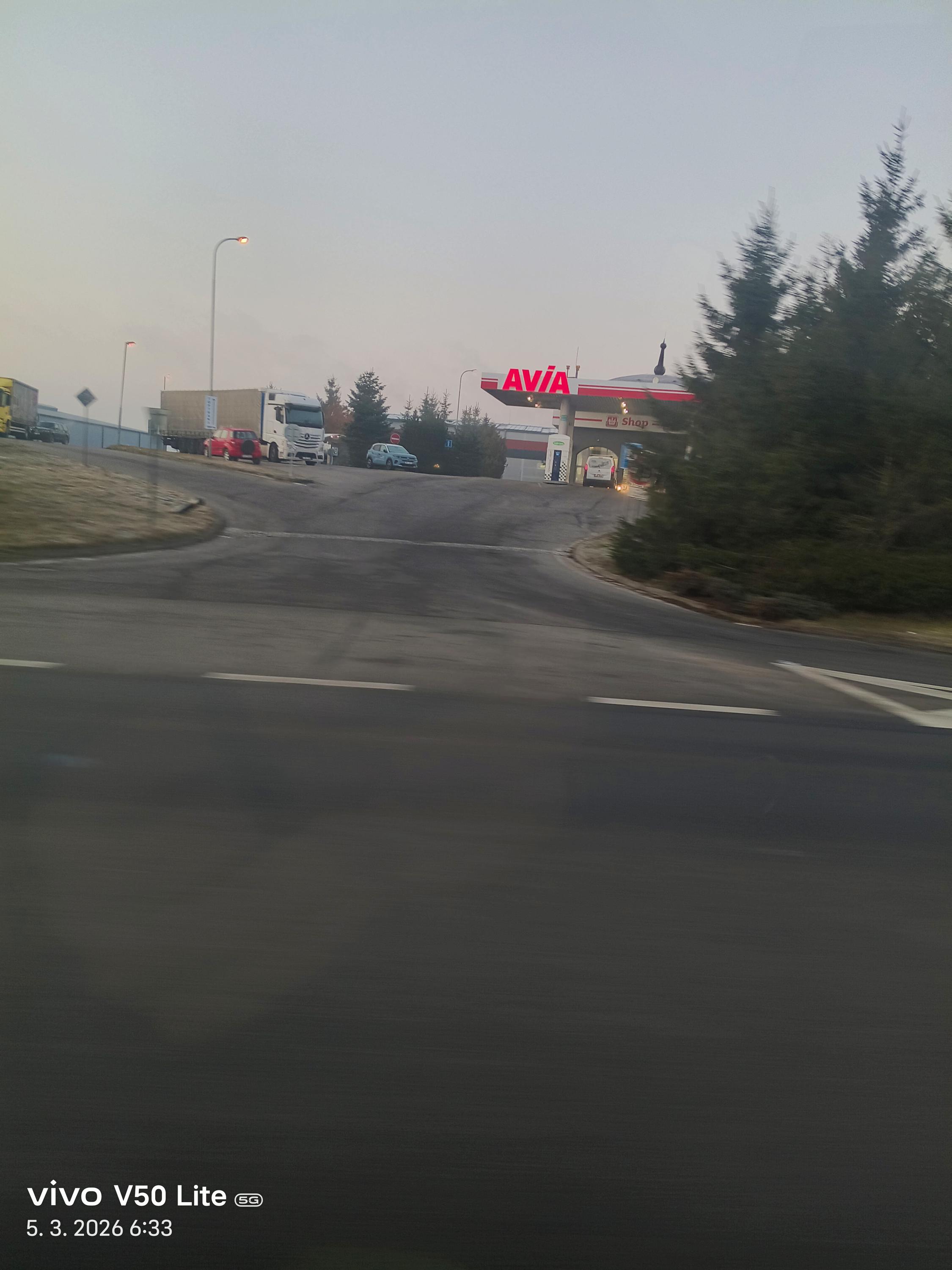 AVIA foto 2