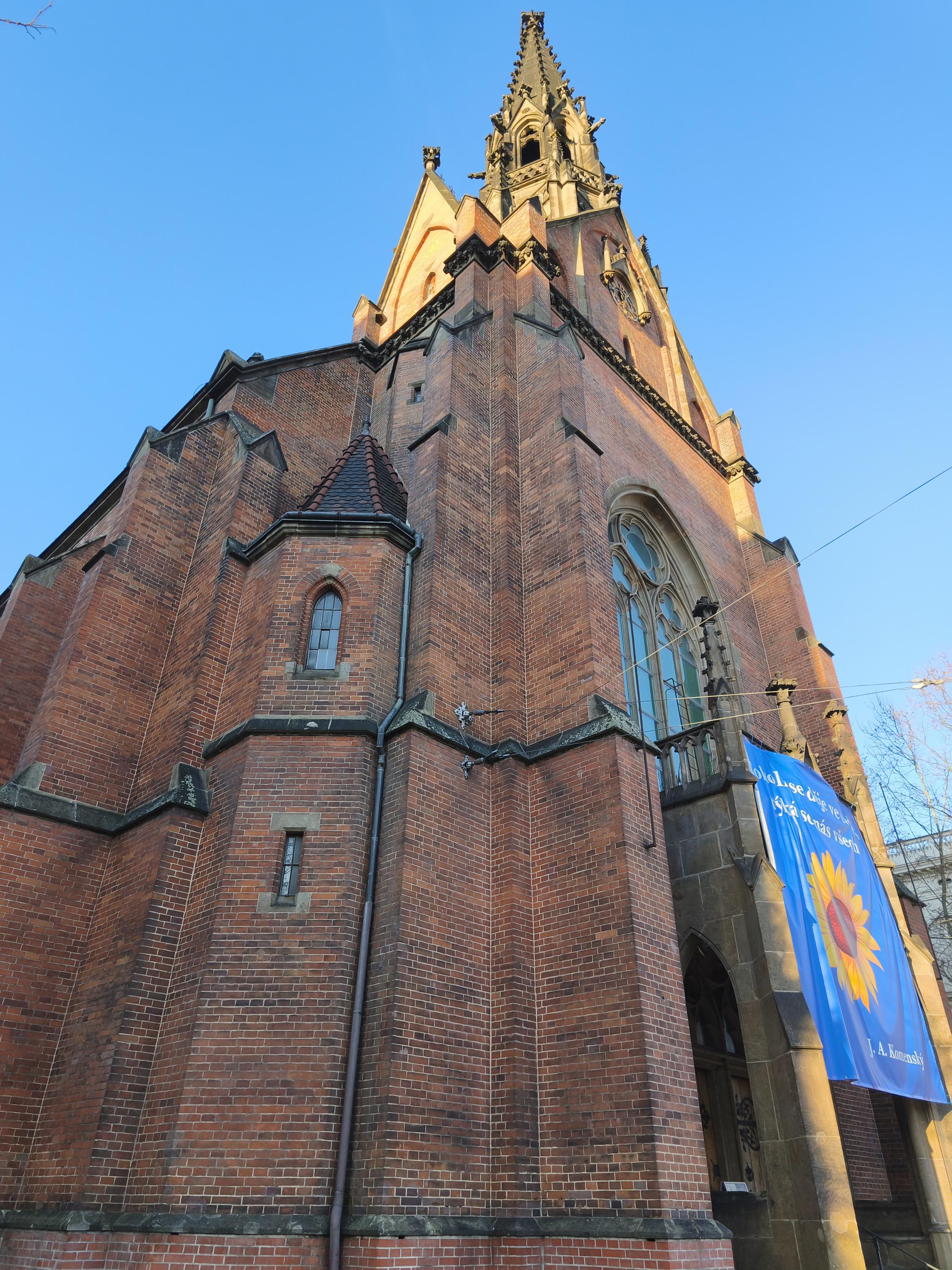 Červený kostel J. A. Komenského foto 6