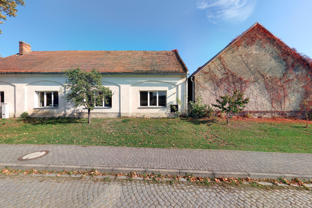 Obecní knihovna Skuhrov foto 2