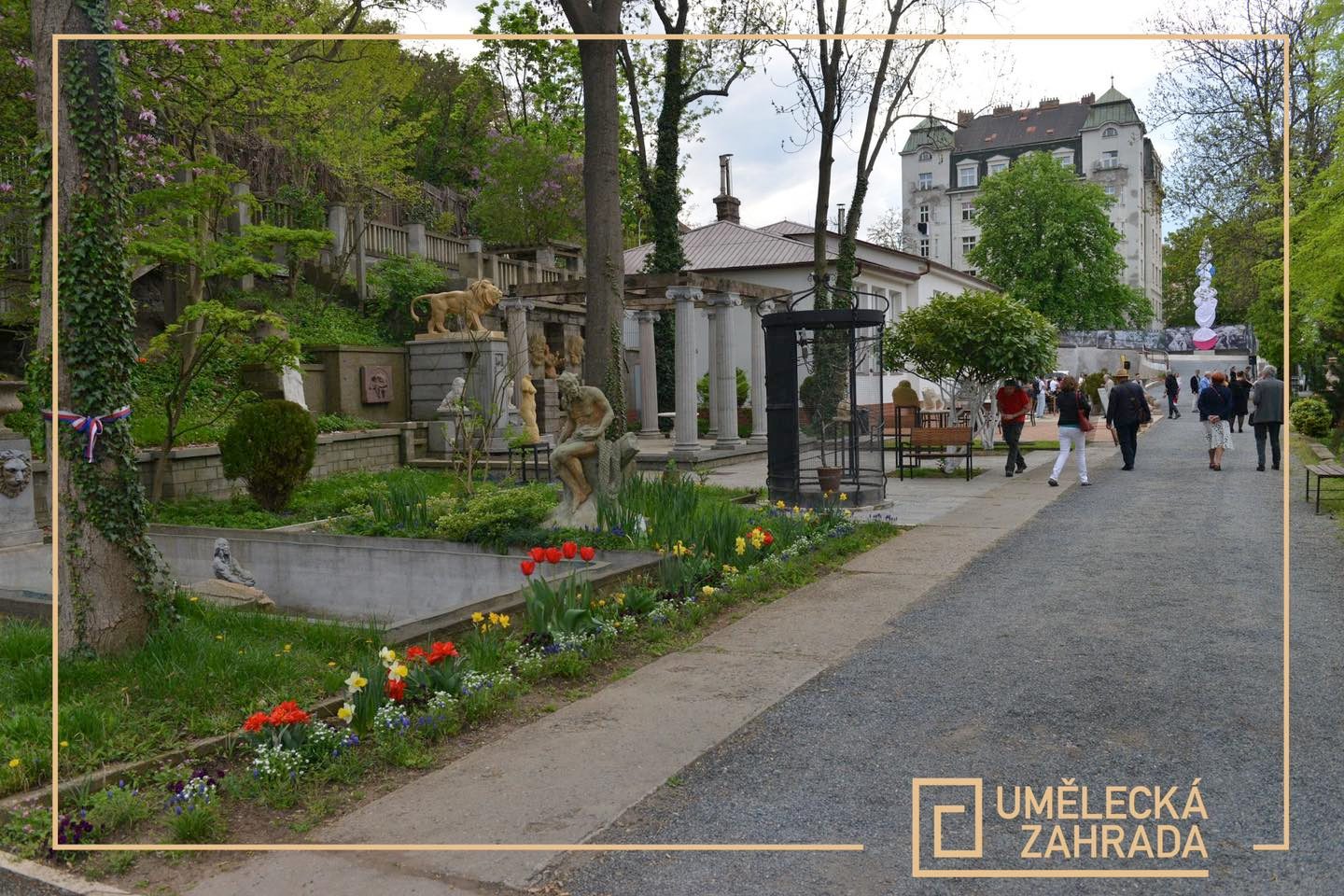 Umělecká zahrada v Praze Nuslích foto 2