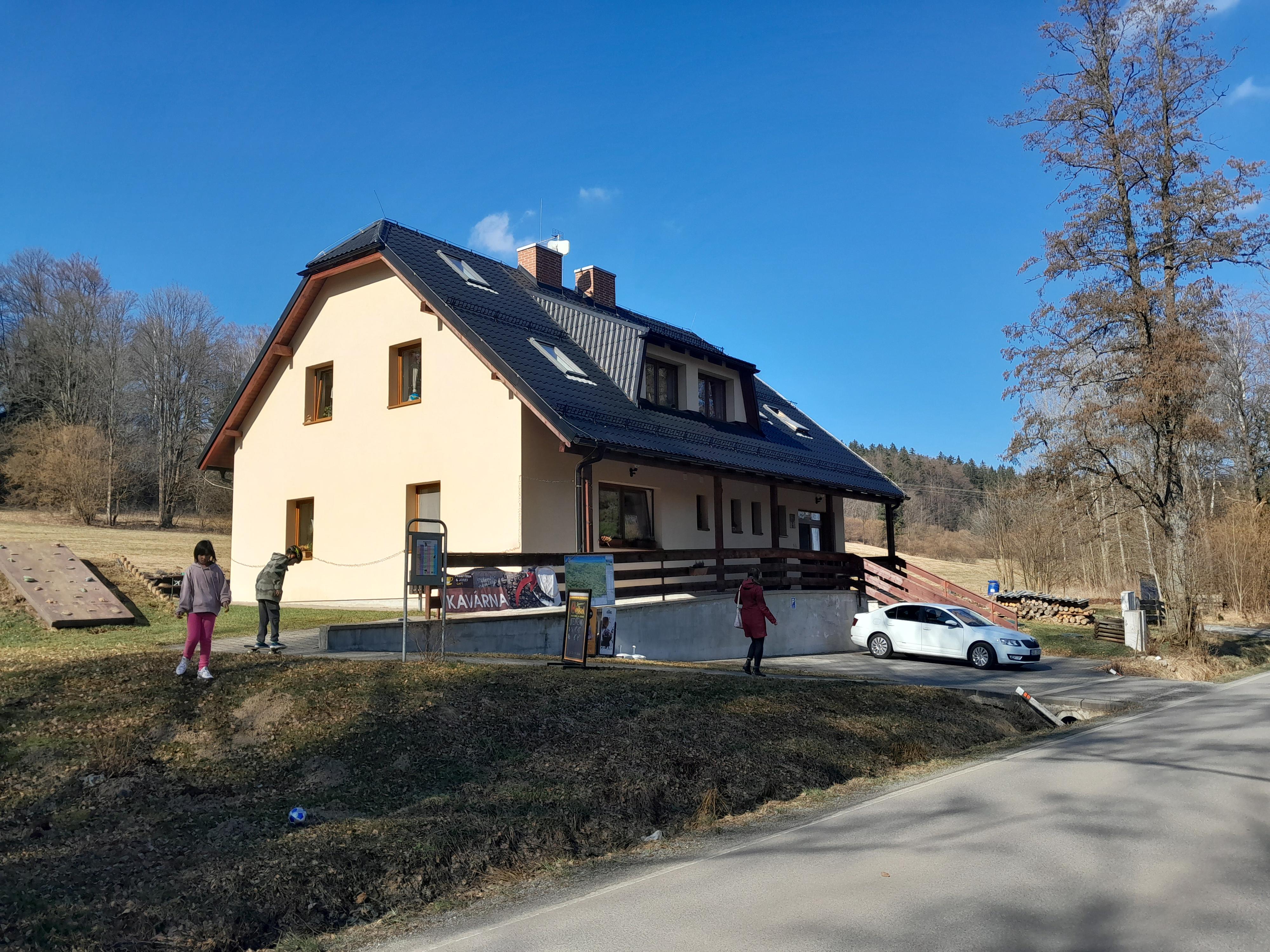 Milovská kavárna foto 6