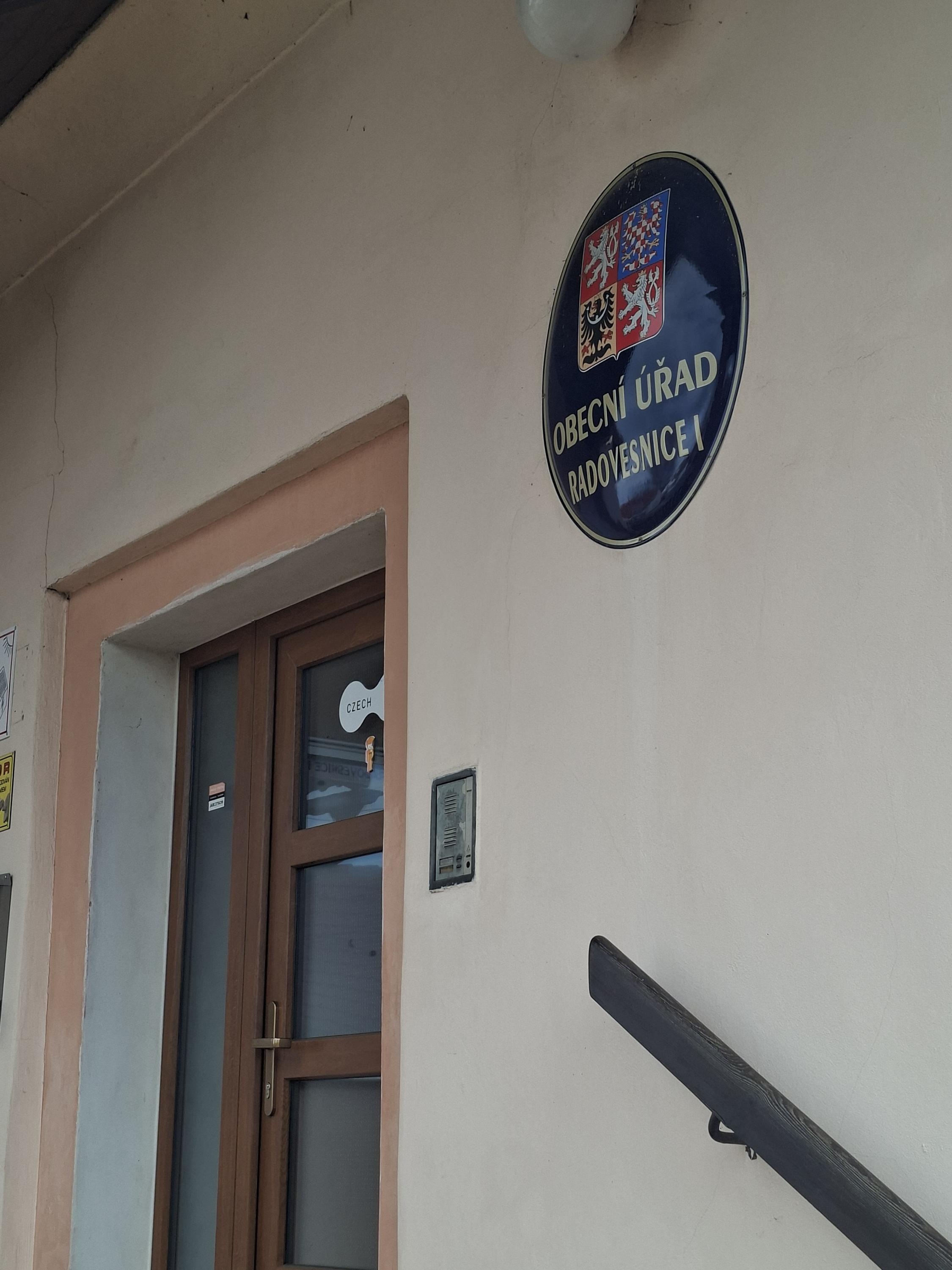 Radovesnice I - obecní úřad foto 2
