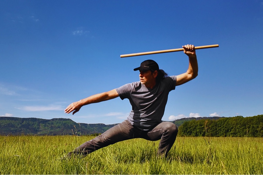 Živý kurz Flankýrovky-cvičení s dřevěnými holemi