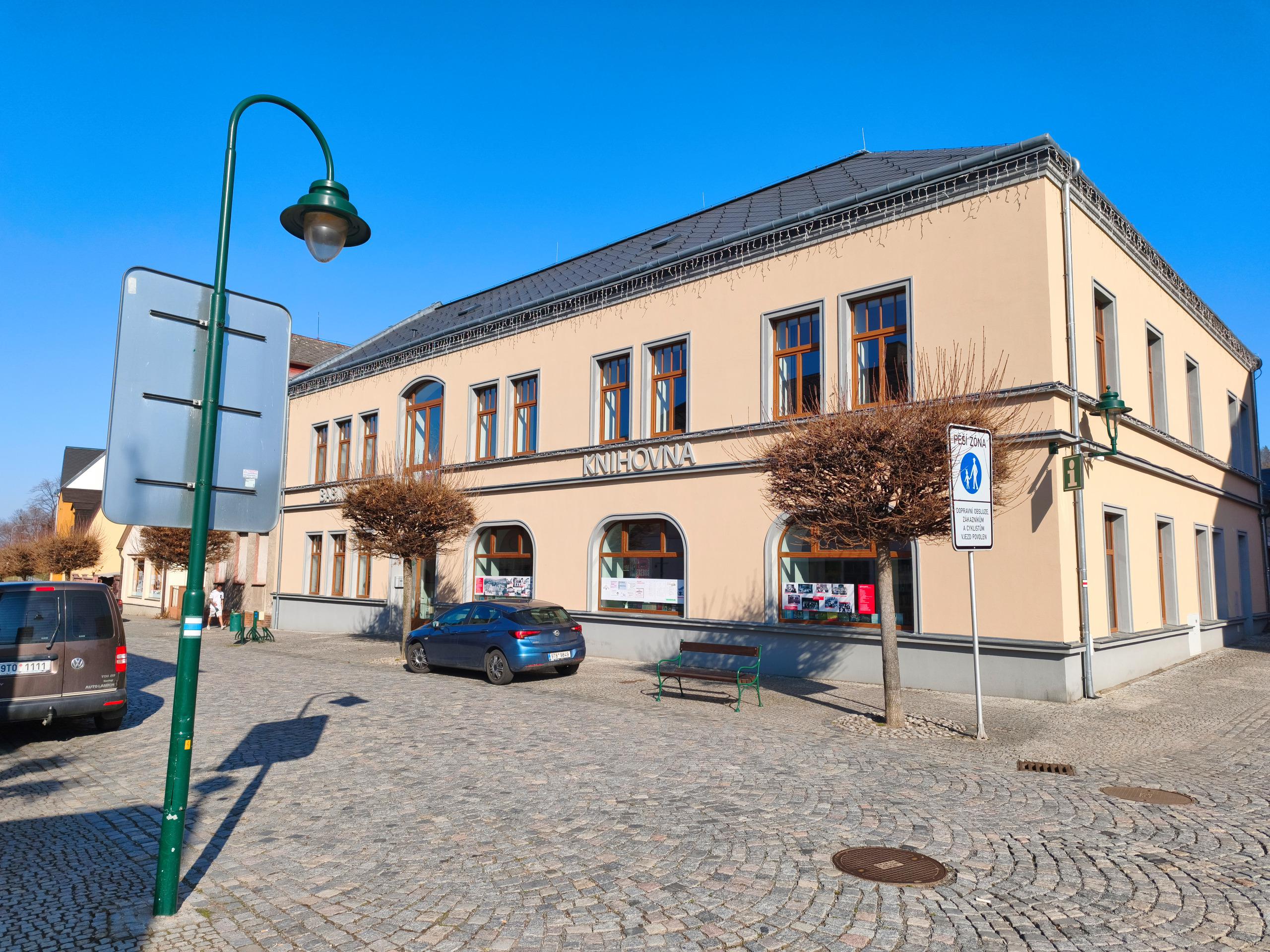 Městská knihovna a informační centrum Hradec nad Moravicí, okres Opava foto 2