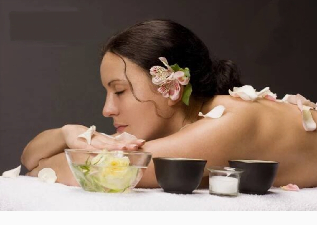 Havajská masáž lomí lomi