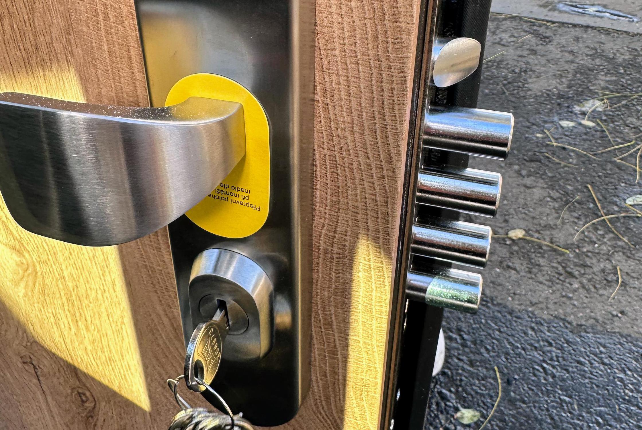 BEZPEČNOSTNÍ DVEŘE - Pavel Žejdlík