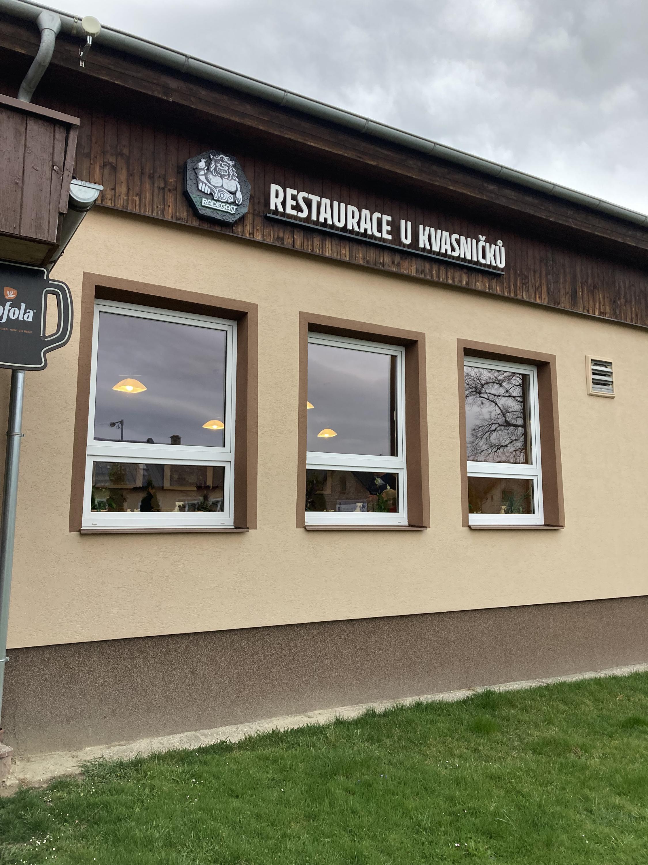 Restaurace U Kvasničků foto 2