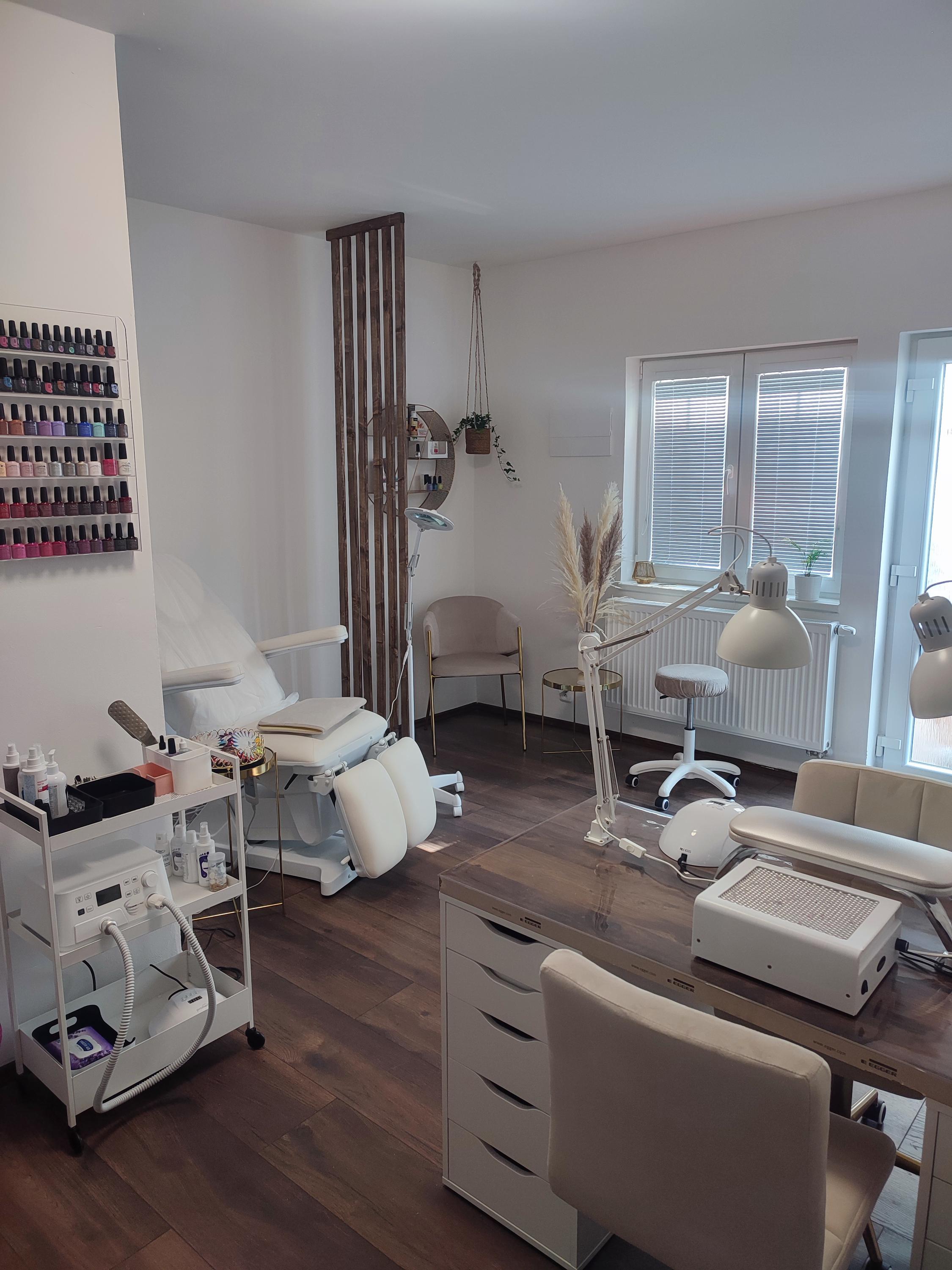 LuxNails Lucie Jelínková foto 2