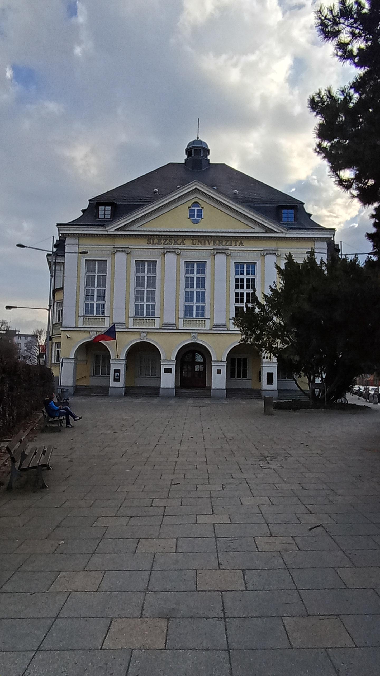 Ústav archeologie Filozoficko-přírodovědecké fakulty foto 2