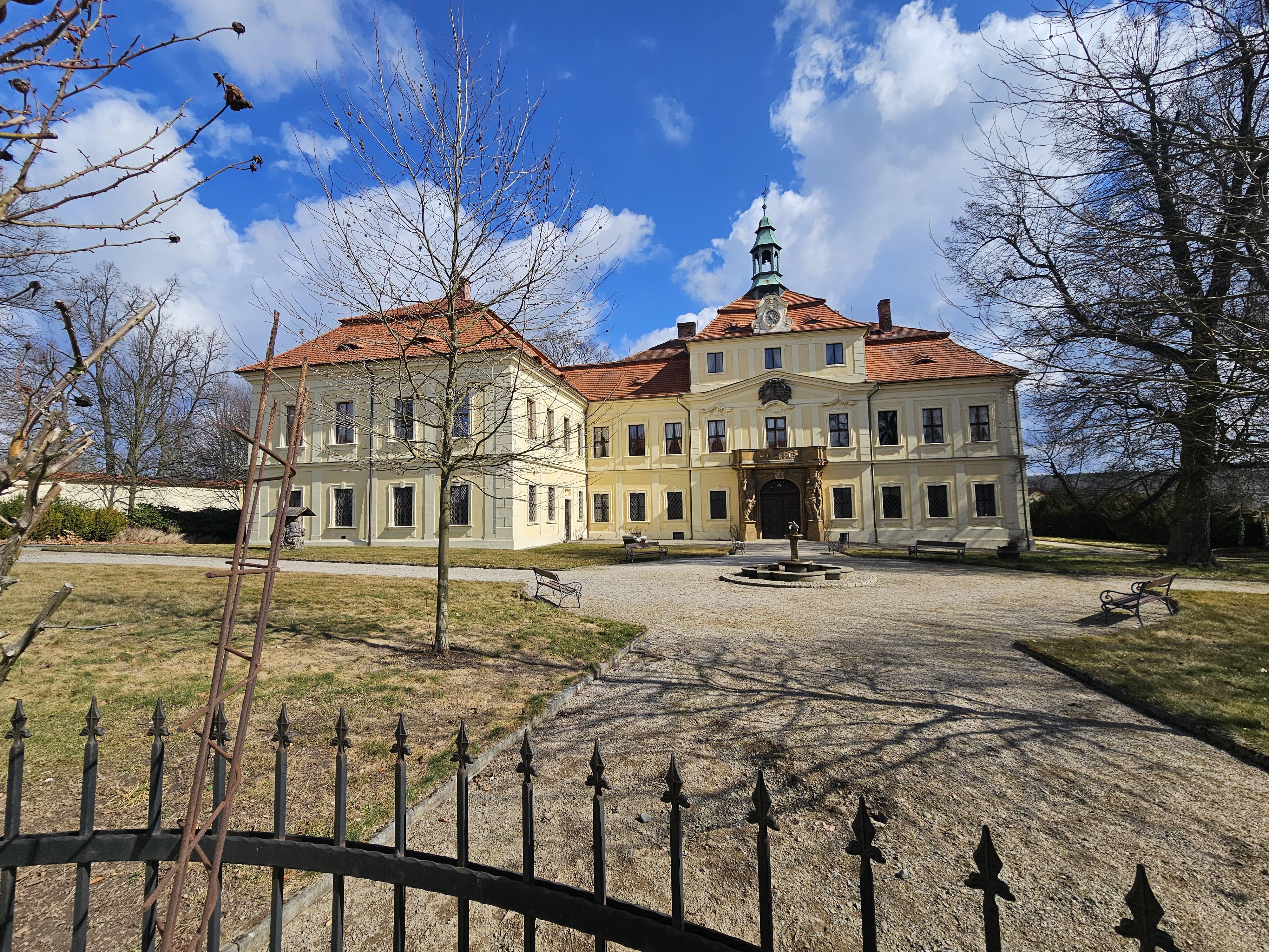 Zámek Mirošov foto 3