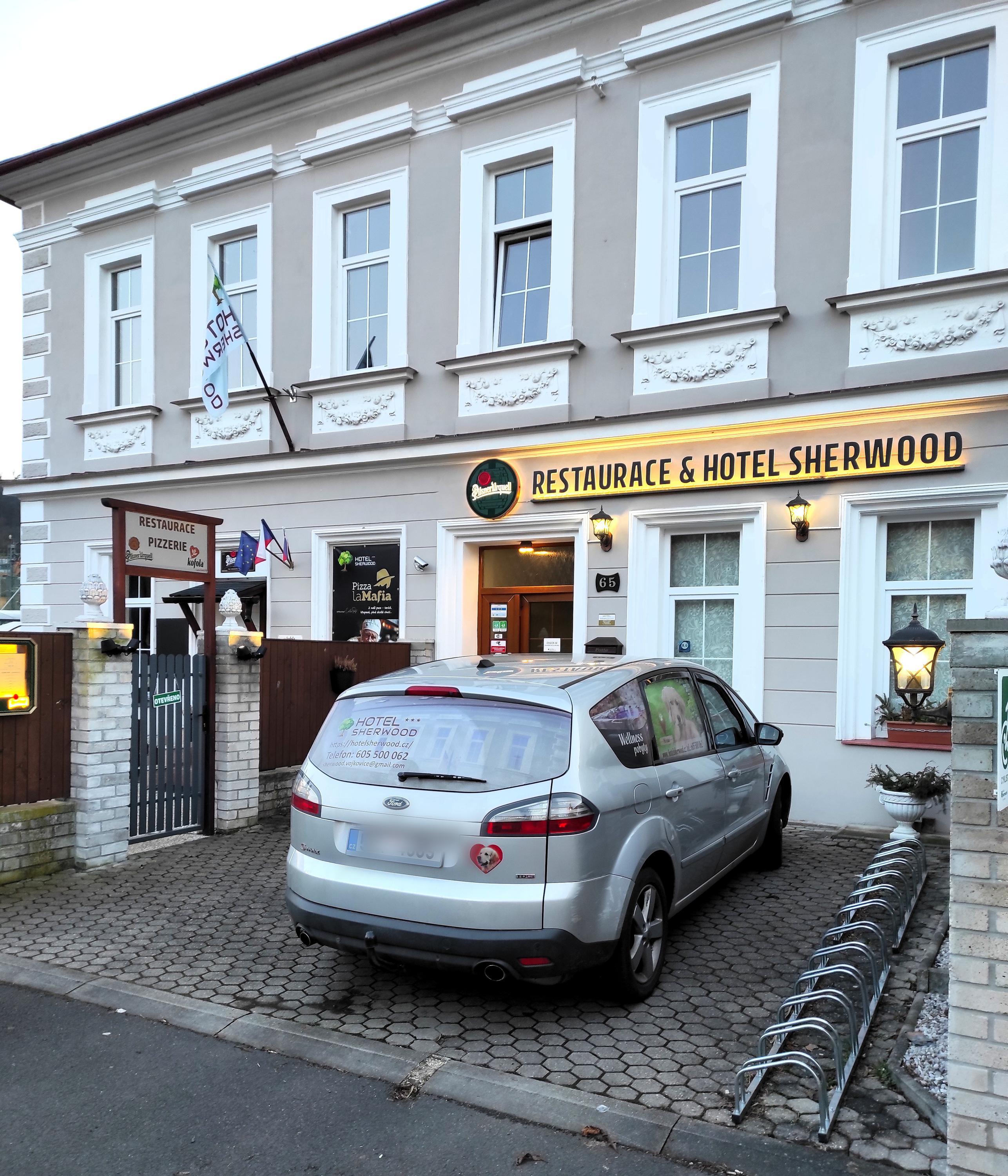 RESTAURACE A PIZZERIE SHERWOOD foto 3