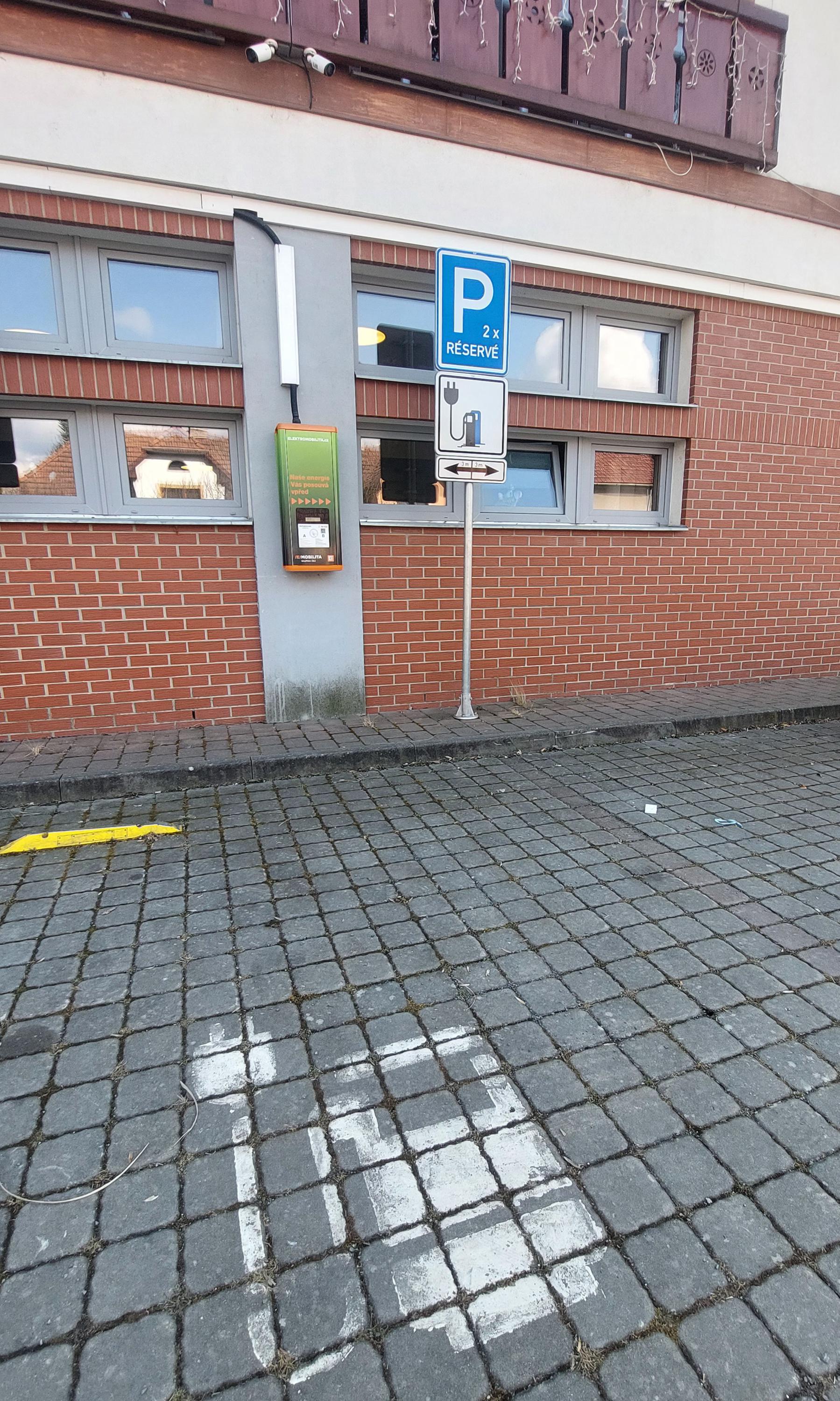 Nabíjecí stanice ČEZ foto 2