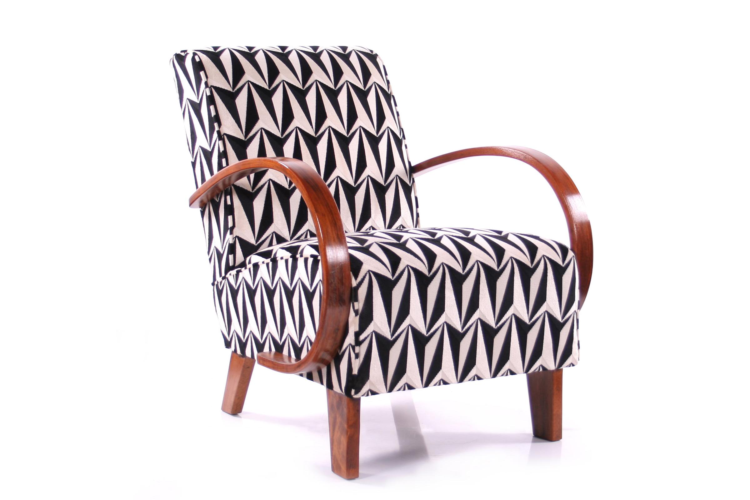 Precizní dobová renovace křesel Halabala