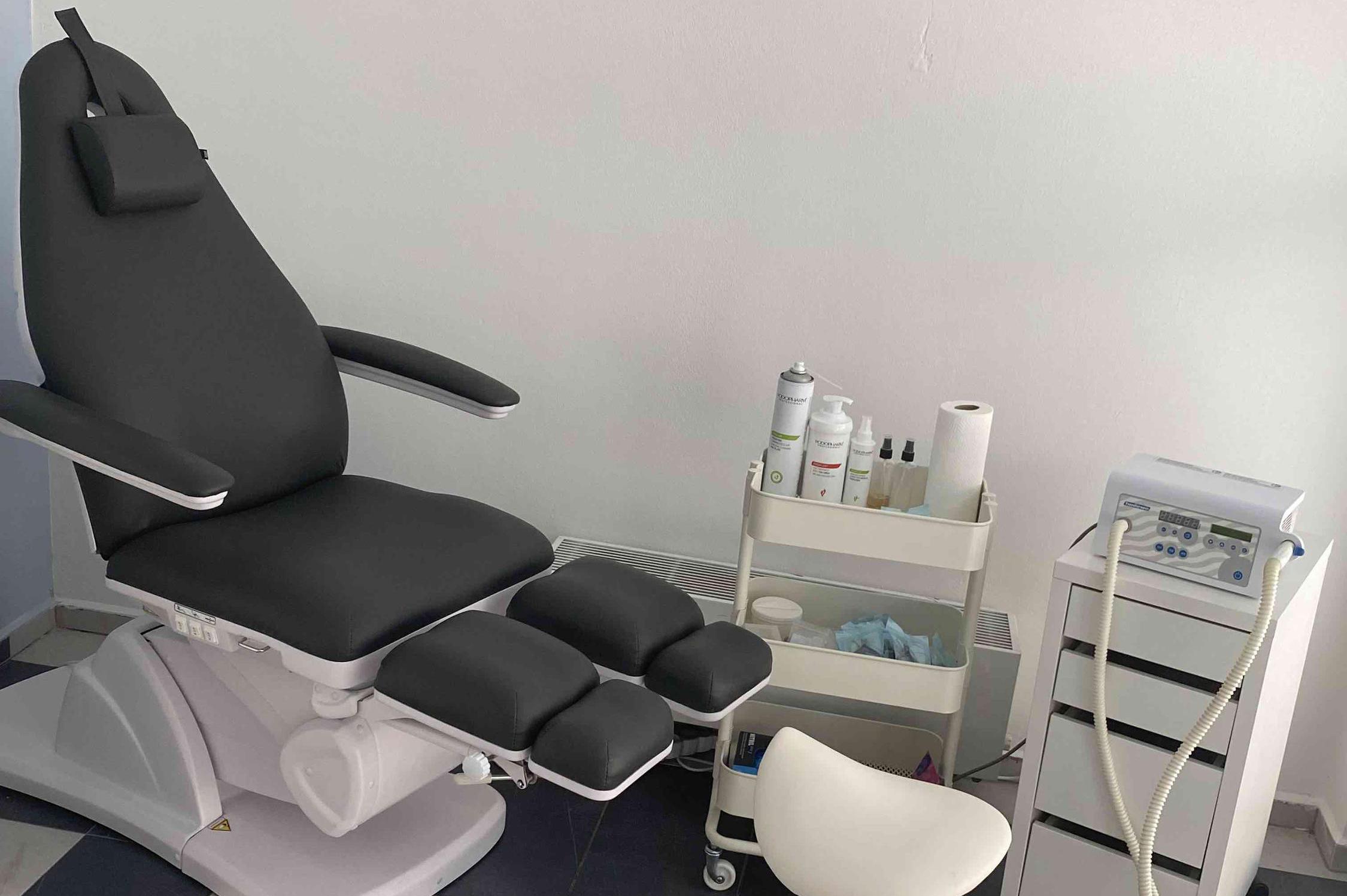 Přístrojová pedikúra Lucie