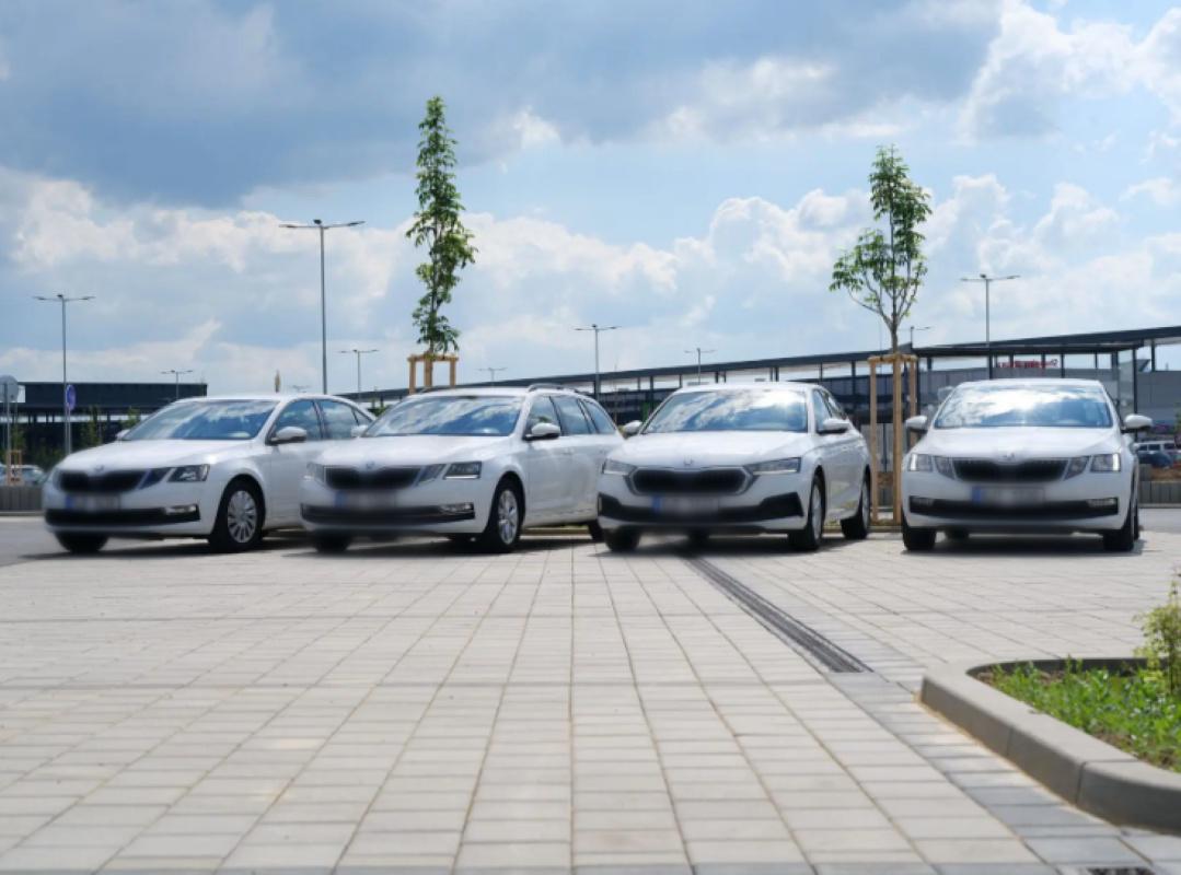 Vlastimil Kašna TAXI - AUTOPŮJČOVNA - SPEDICE foto 2