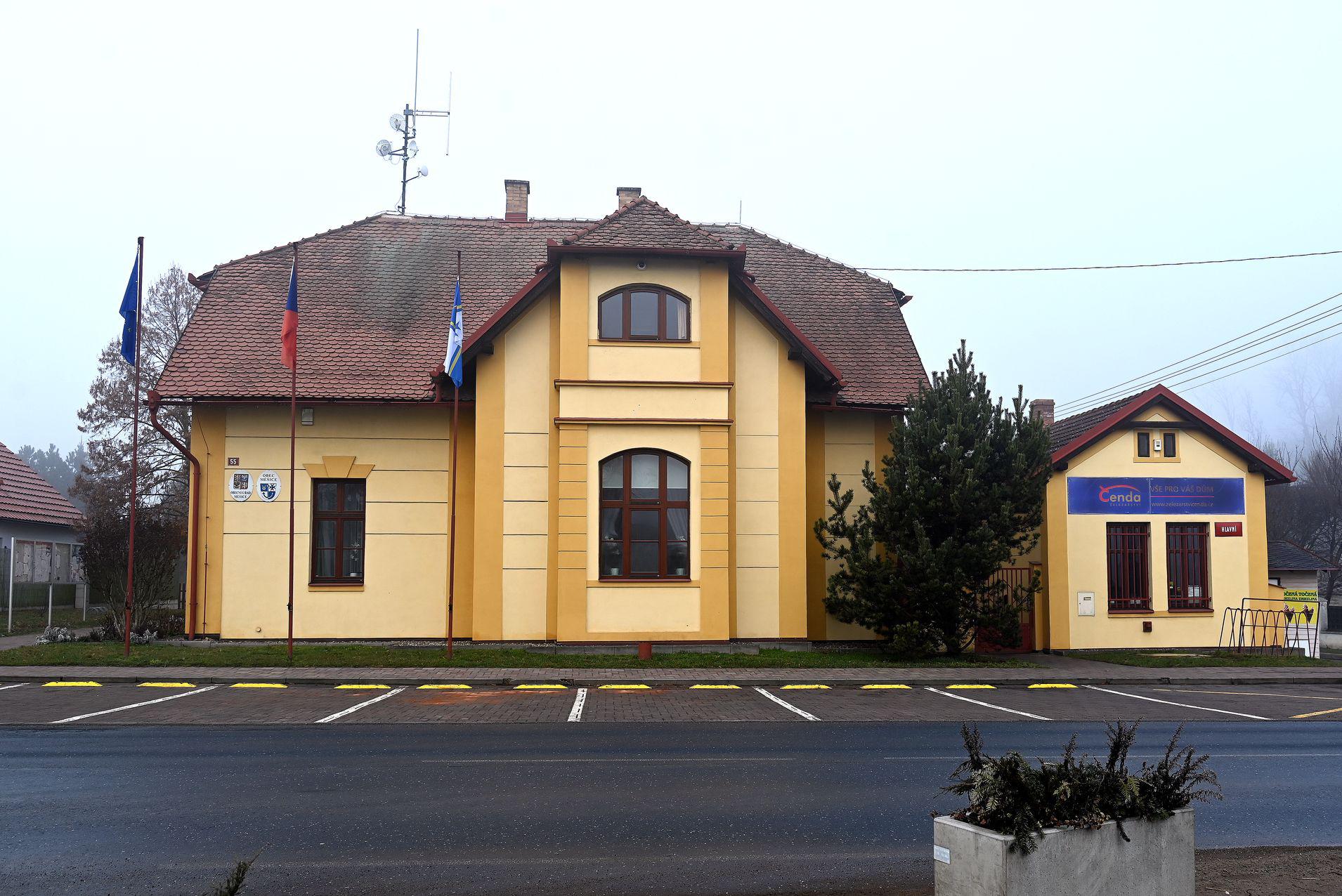 Měšice - obecní úřad foto 6