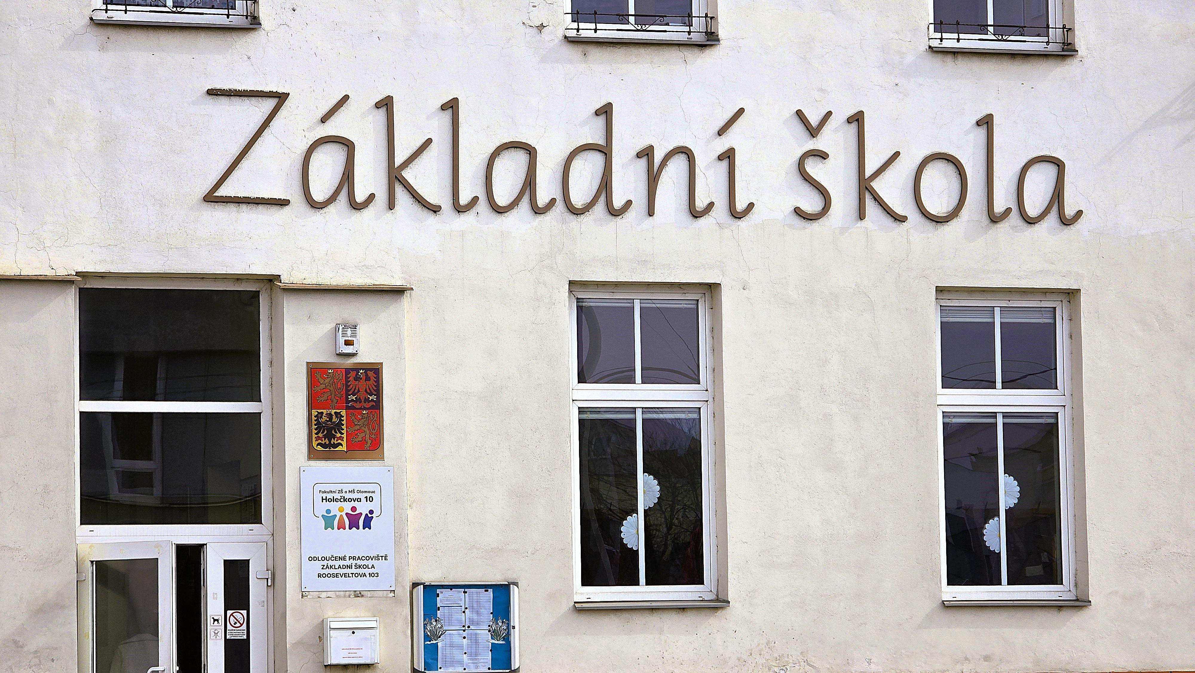 Fakultní ZŠ a MŠ Olomouc Holečkova foto 4