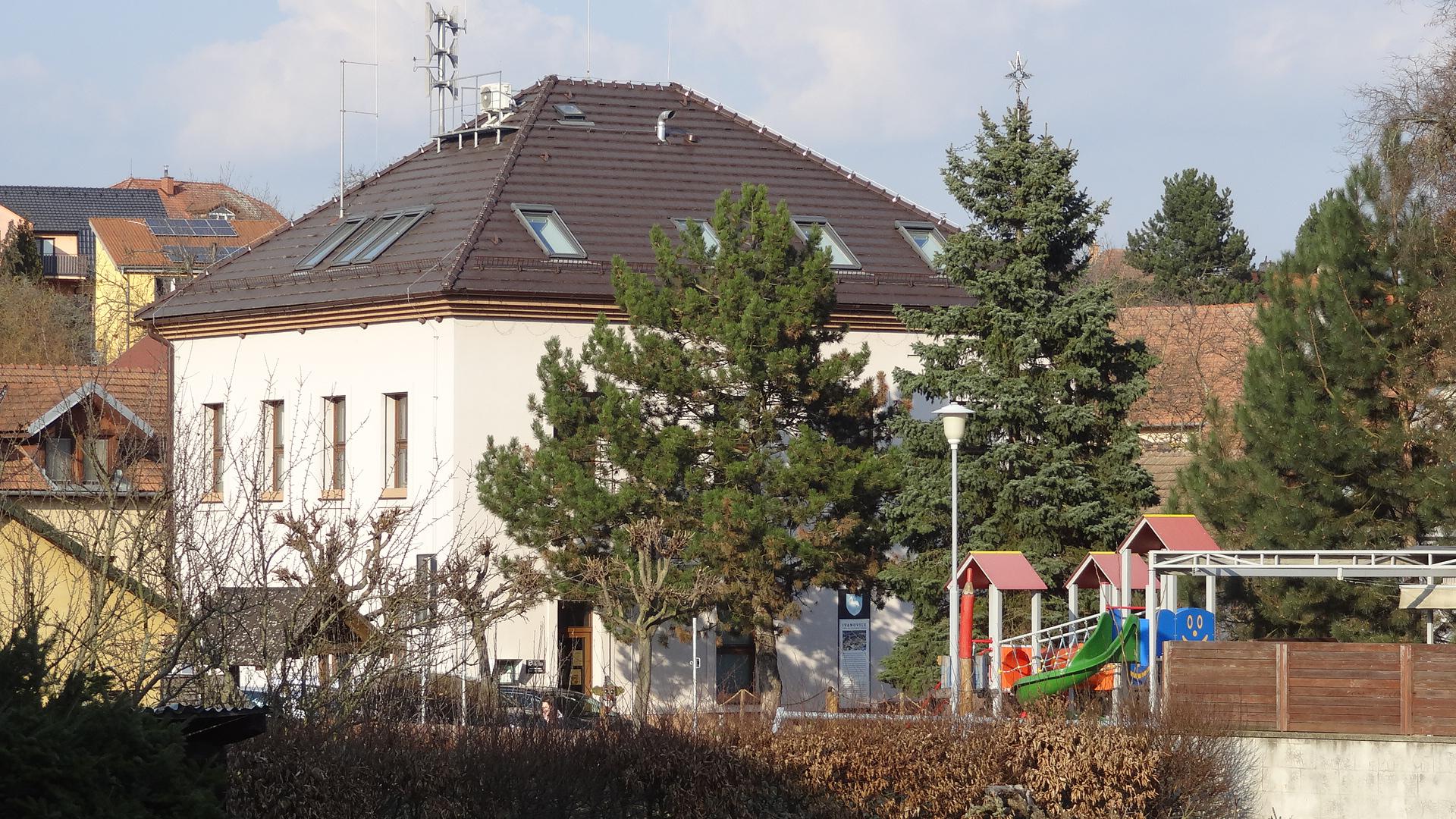 Úřad městské části Brno-Ivanovice foto 4