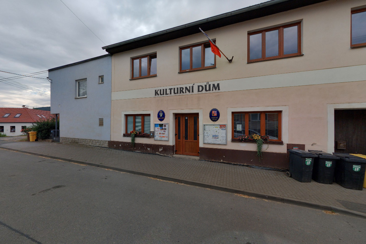 Horní Loučky - obecní úřad foto 1