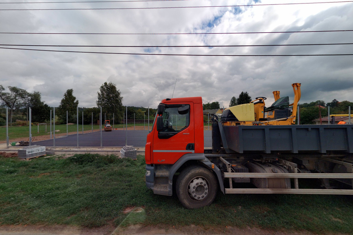 Víceúčelové hřiště Kostelní Radouň foto 1