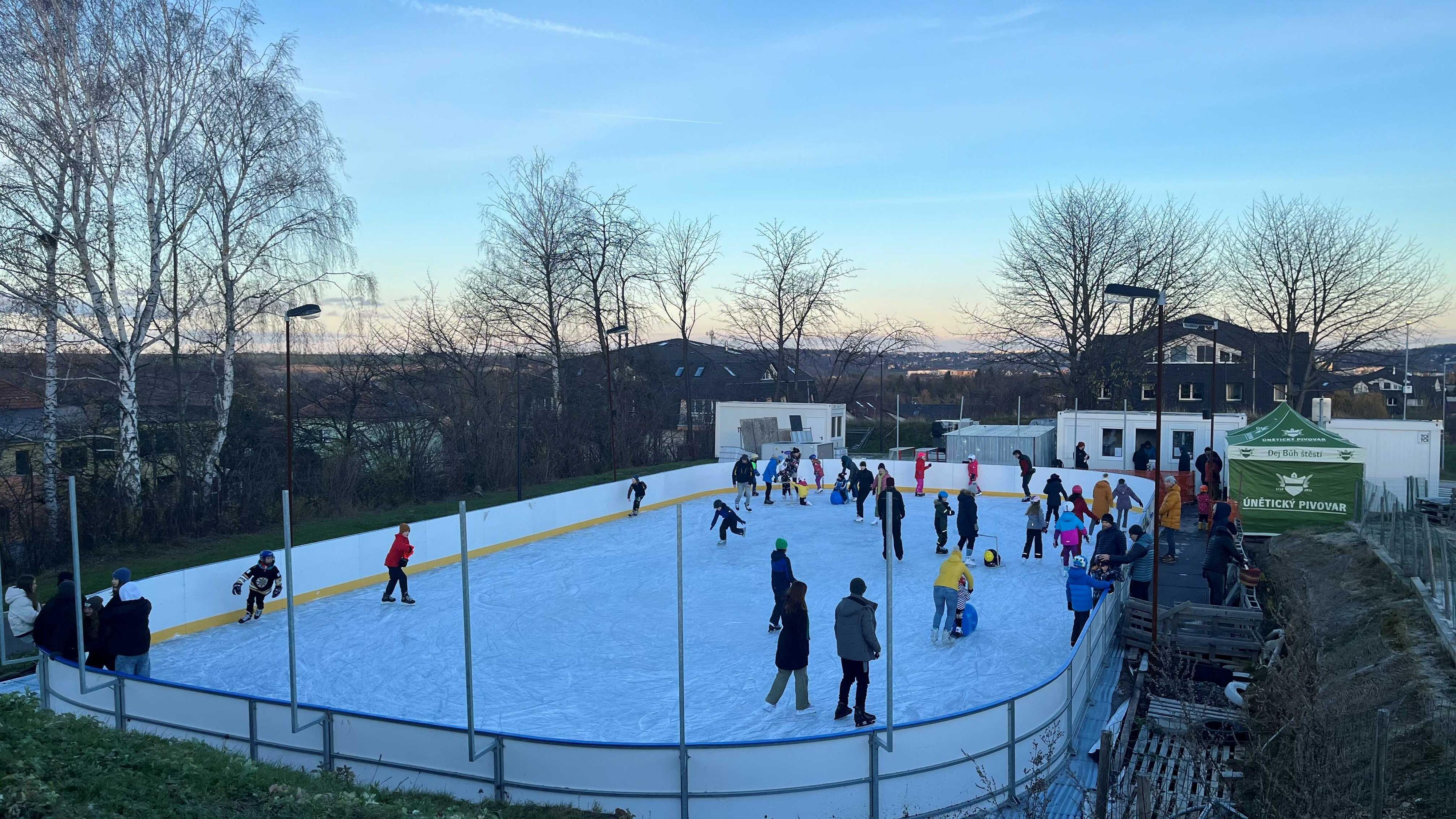 Kluziště Roztoky foto 3