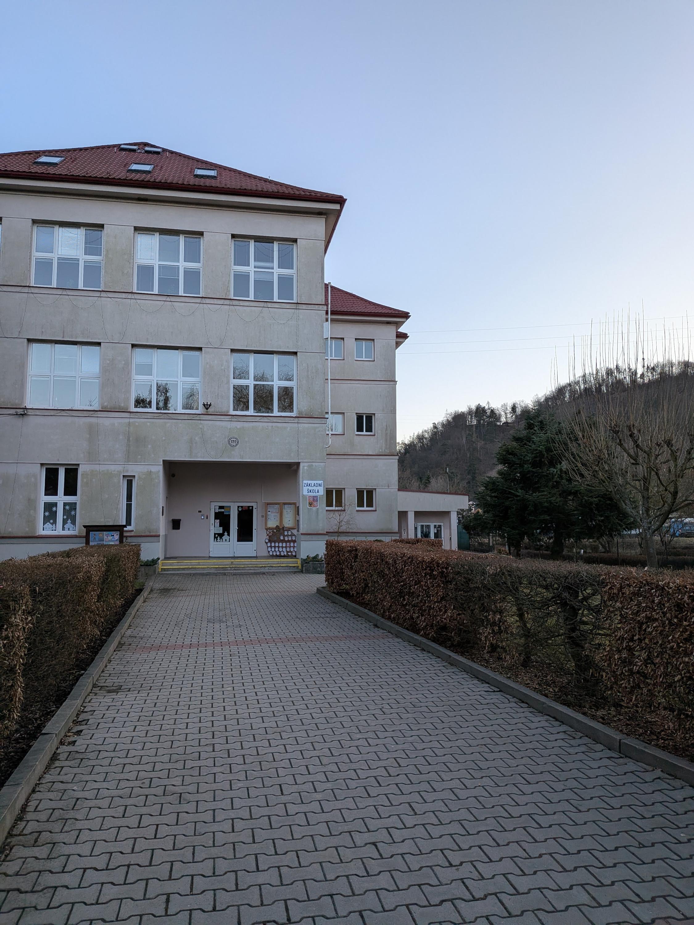 Základní škola Štěchovice, okres Praha-západ, příspěvková organizace foto 2