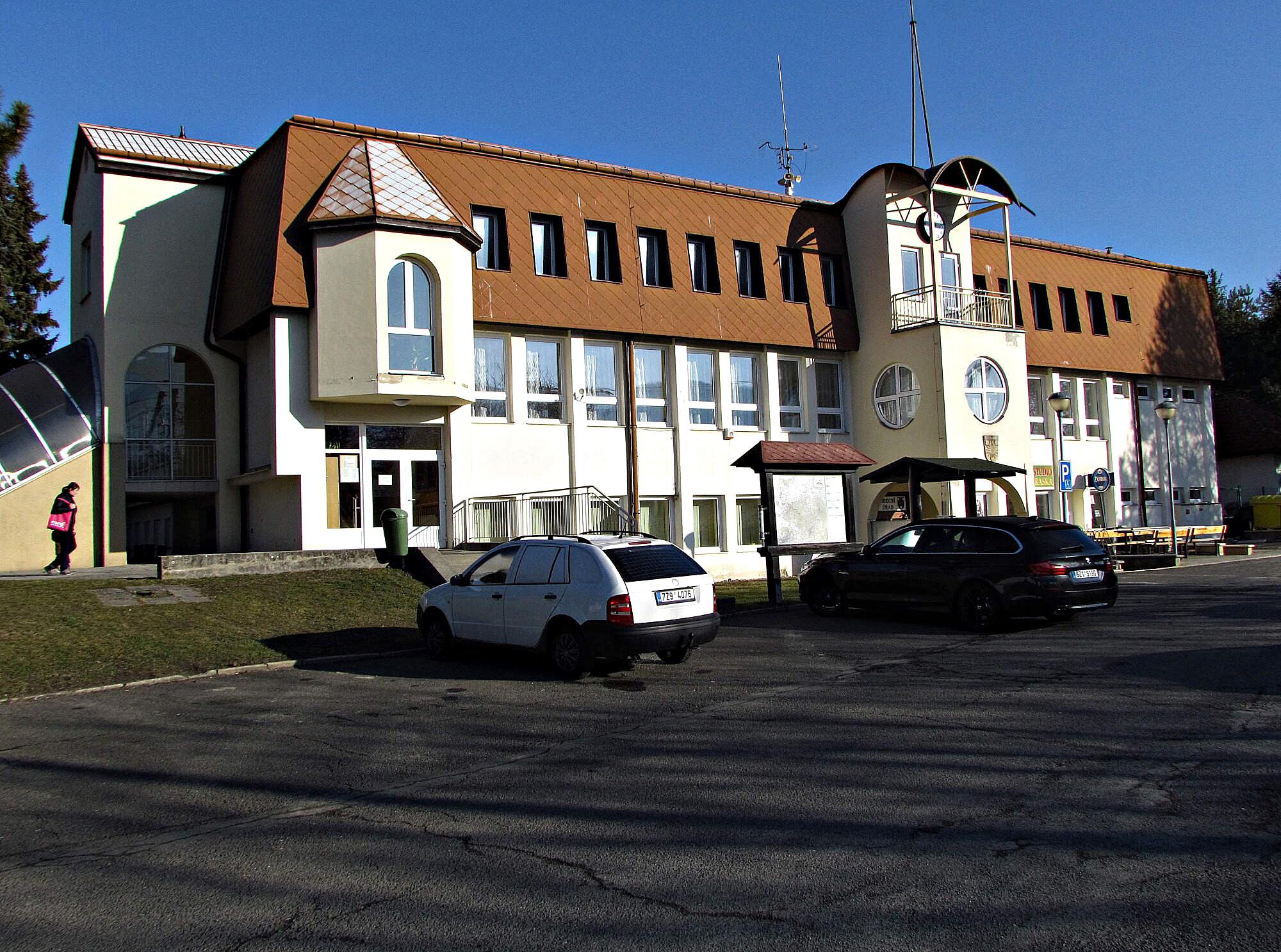 Loukov - obecní úřad foto 4